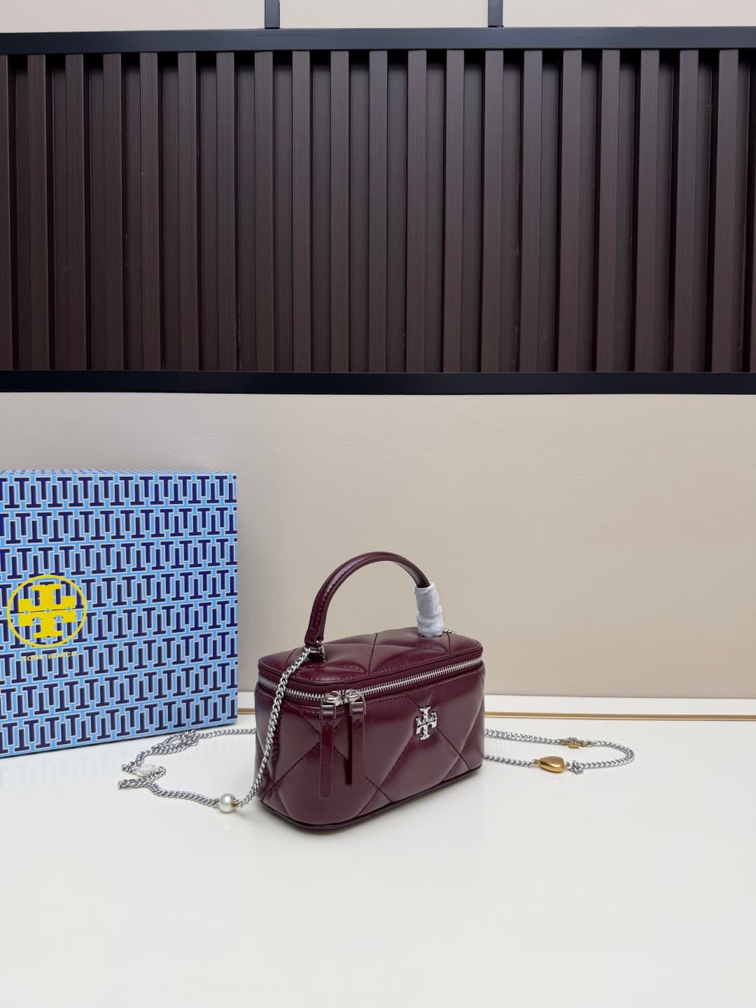 Tory Burch Kira Diamond Quilt Distressed Vanity Case Claret Calfskin High