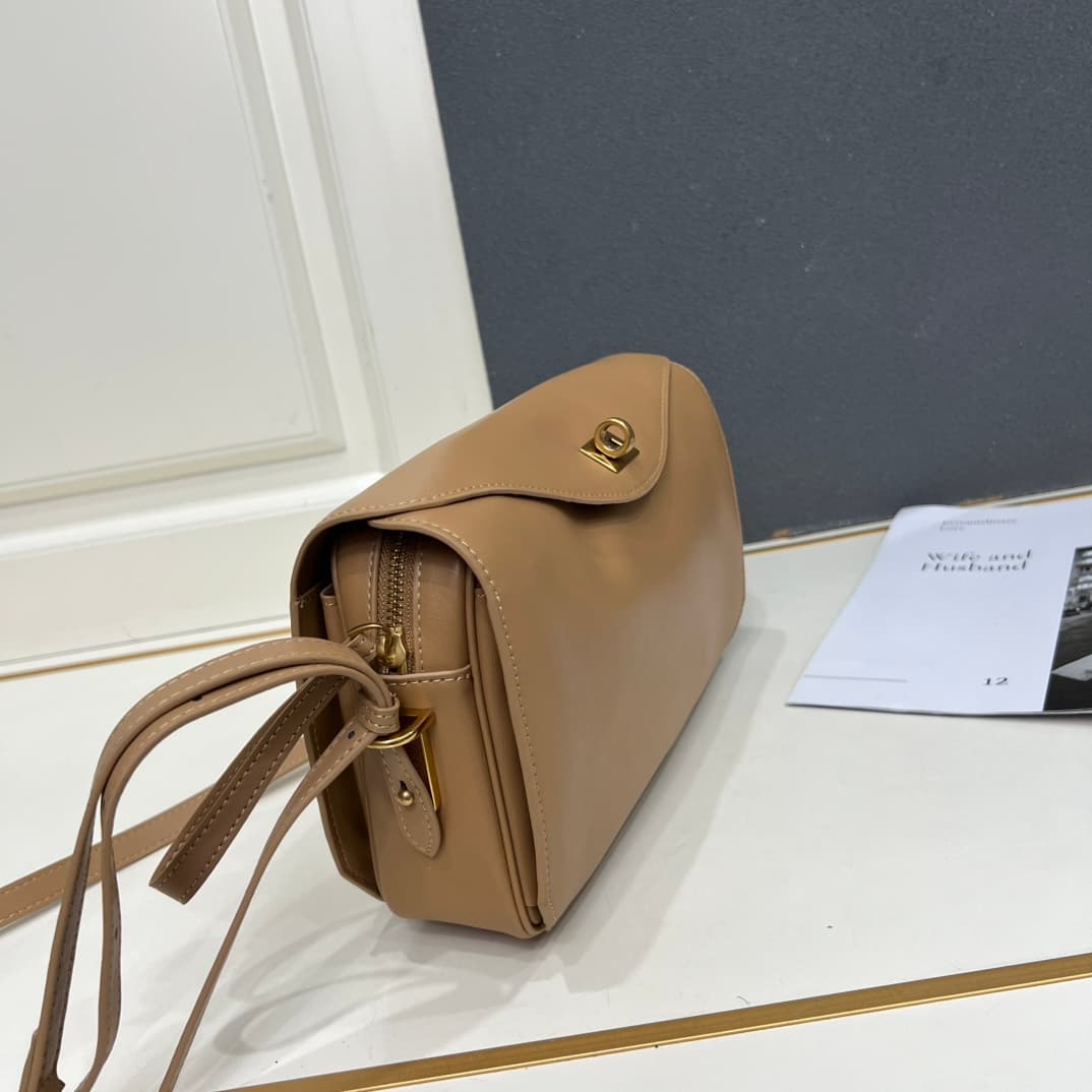 Balenciaga Shoulder Bag in Caramel Mid