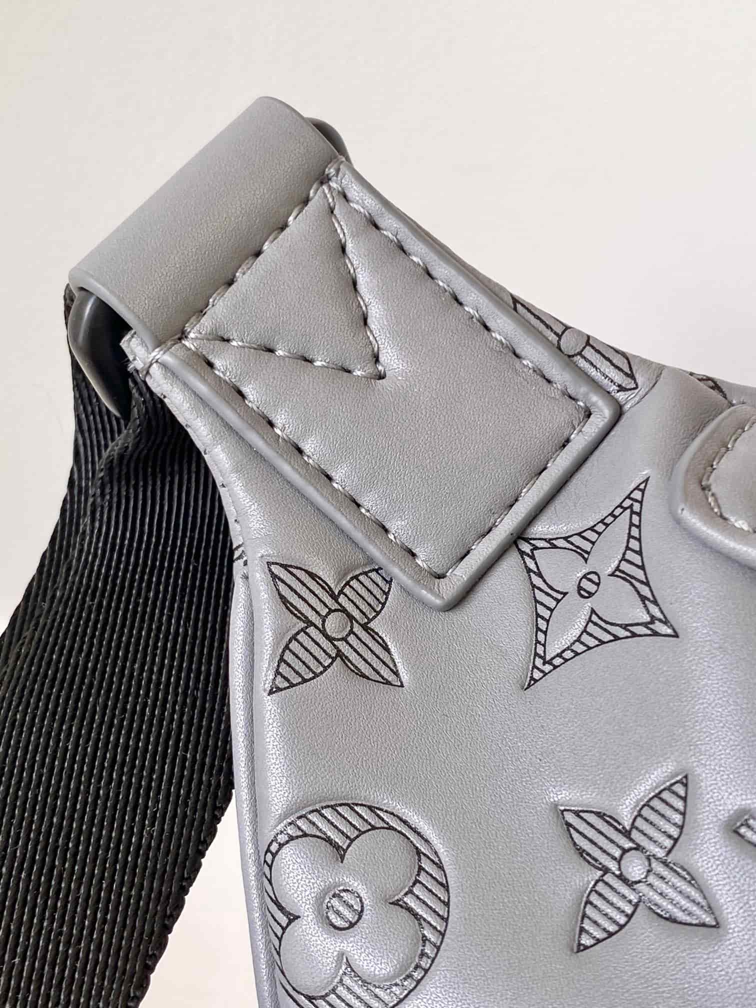Louis Vuitton Discovery Bumbag PM Monogram Shadow calf leather M46108 High