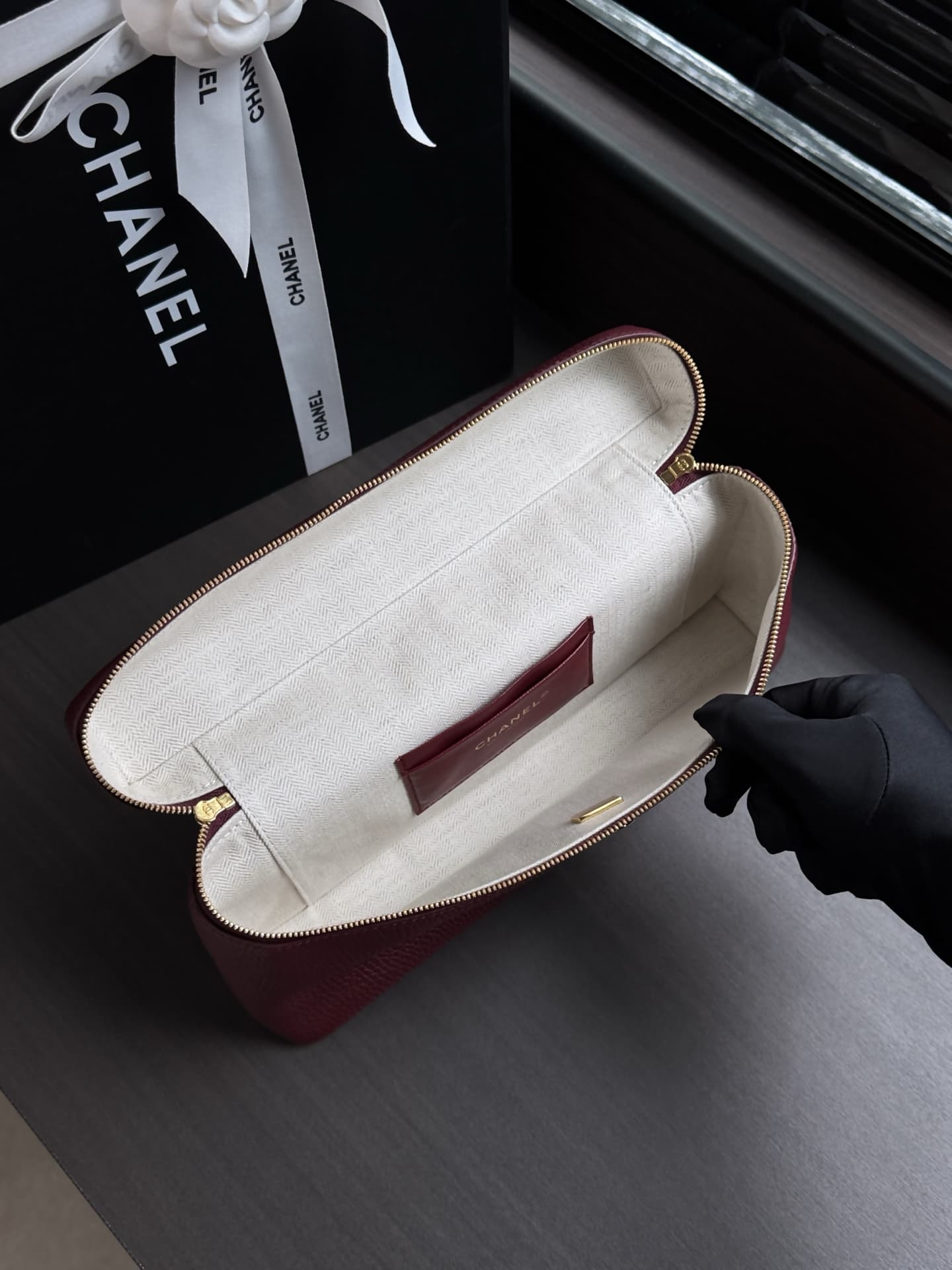 Chanel Vanity with chain Grained Calfskin & Gold-Tone Metal Dark Burgundy AS6473 A