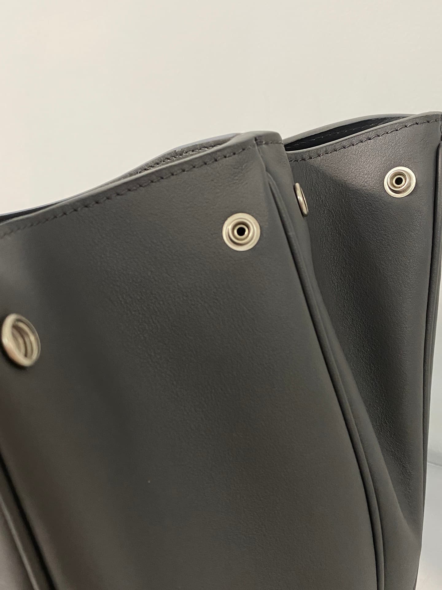 Balenciaga Rodeo Medium Bag in Grey Leather With Sliver-Tone Metal TOP