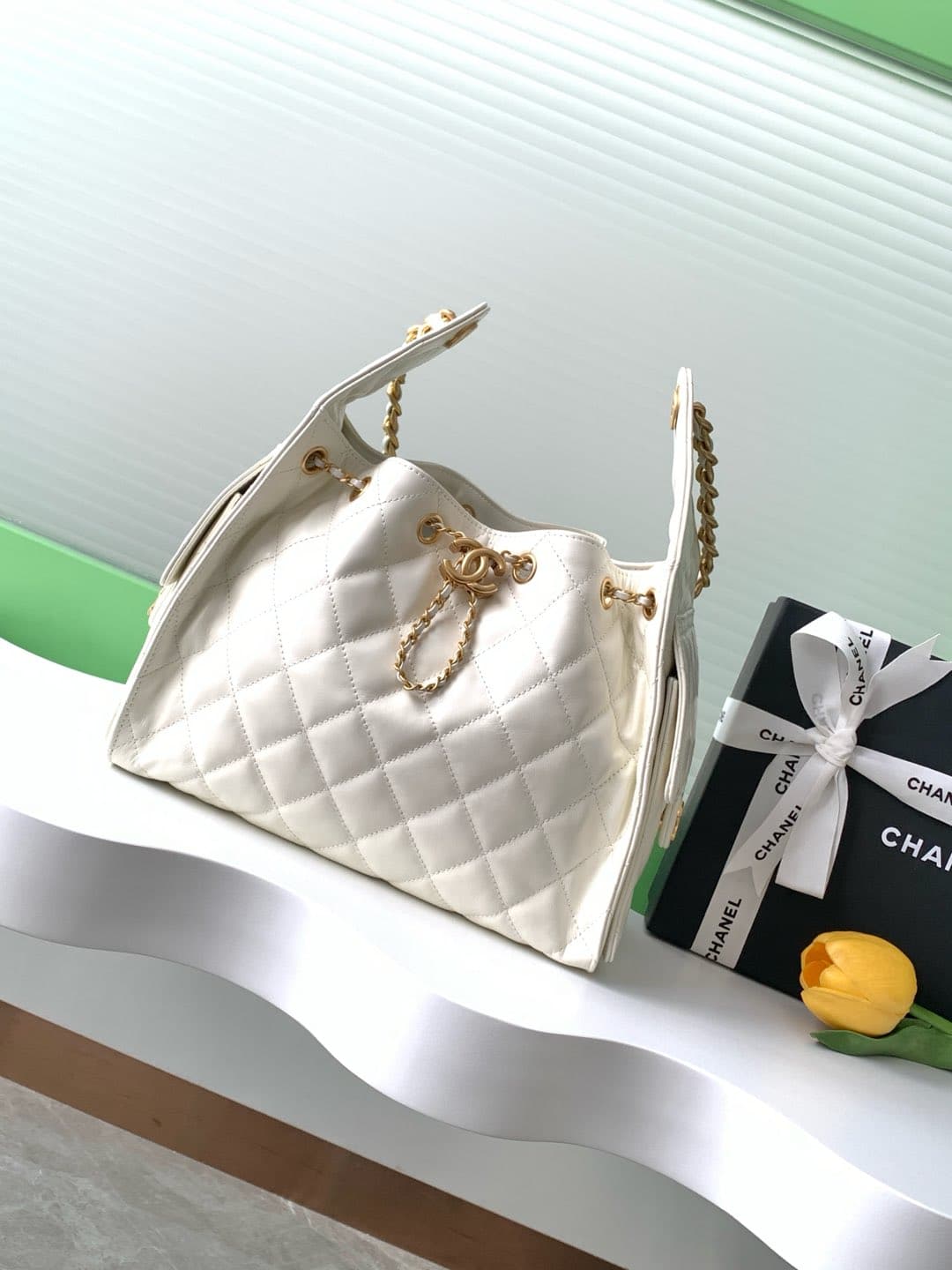 Chanel 25 Small Hobo handbag AS5293 Shiny calfskin & gold-tone metal White A