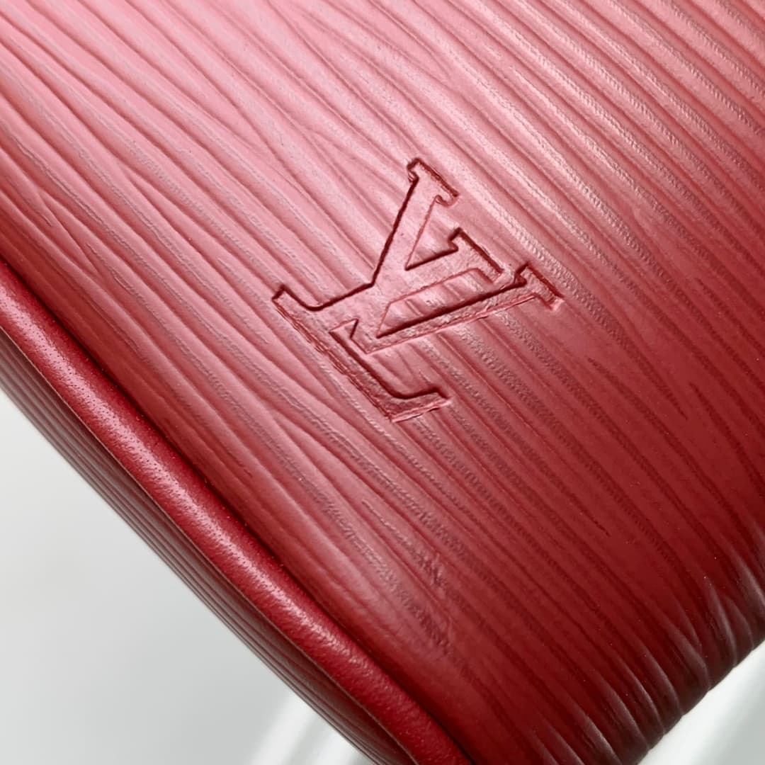 Louis Vuitton Nice Beauty cosmetic bag Epi leather M25688 red high