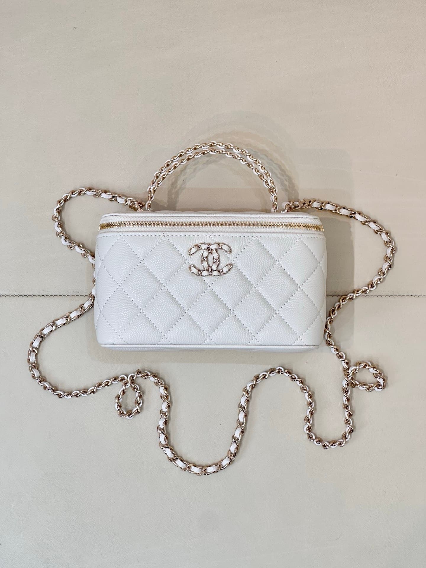 Chanel Classic Top Handle Vanity Case Grained Calfskin& Gold-Tone Metal White AP5182 TOP