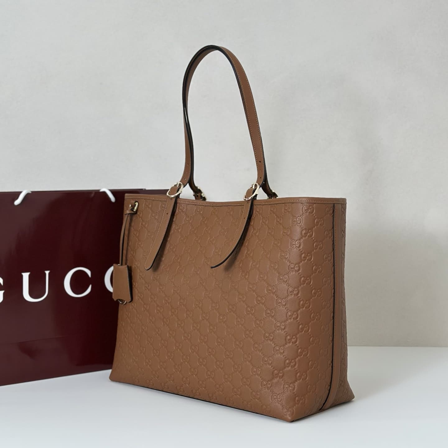 Gucci GG Emblem large tote bag 847455 High