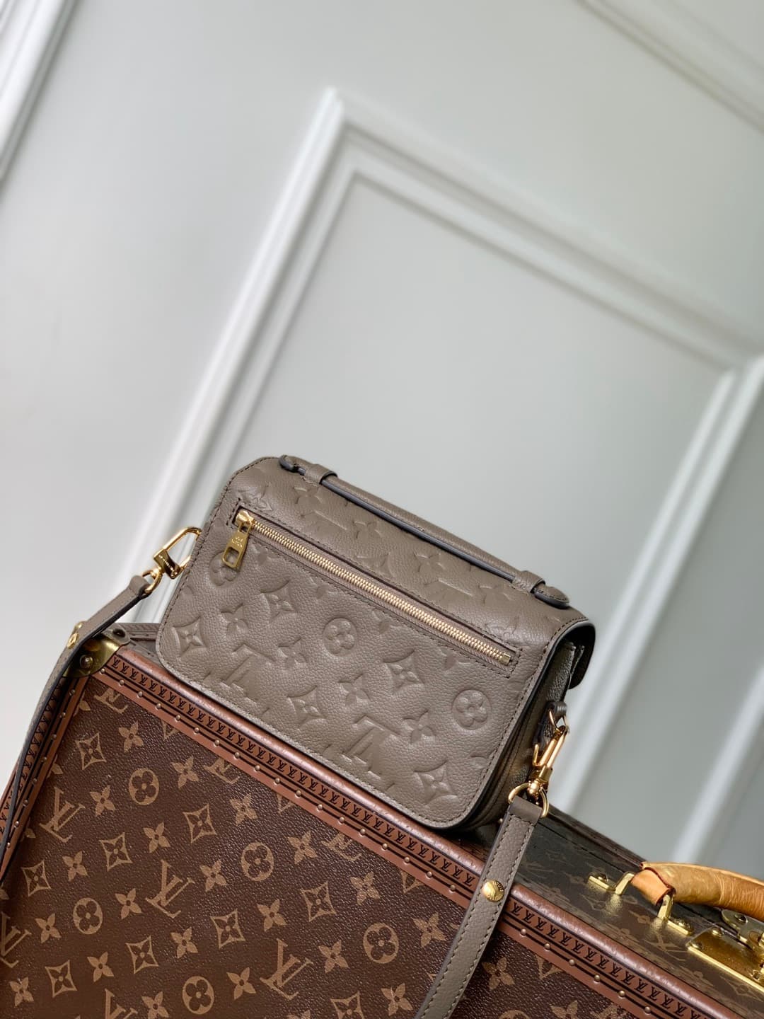 Louis Vuitton Pochette Metis East West Monogram Empreinte Leather M25910 Smoke High