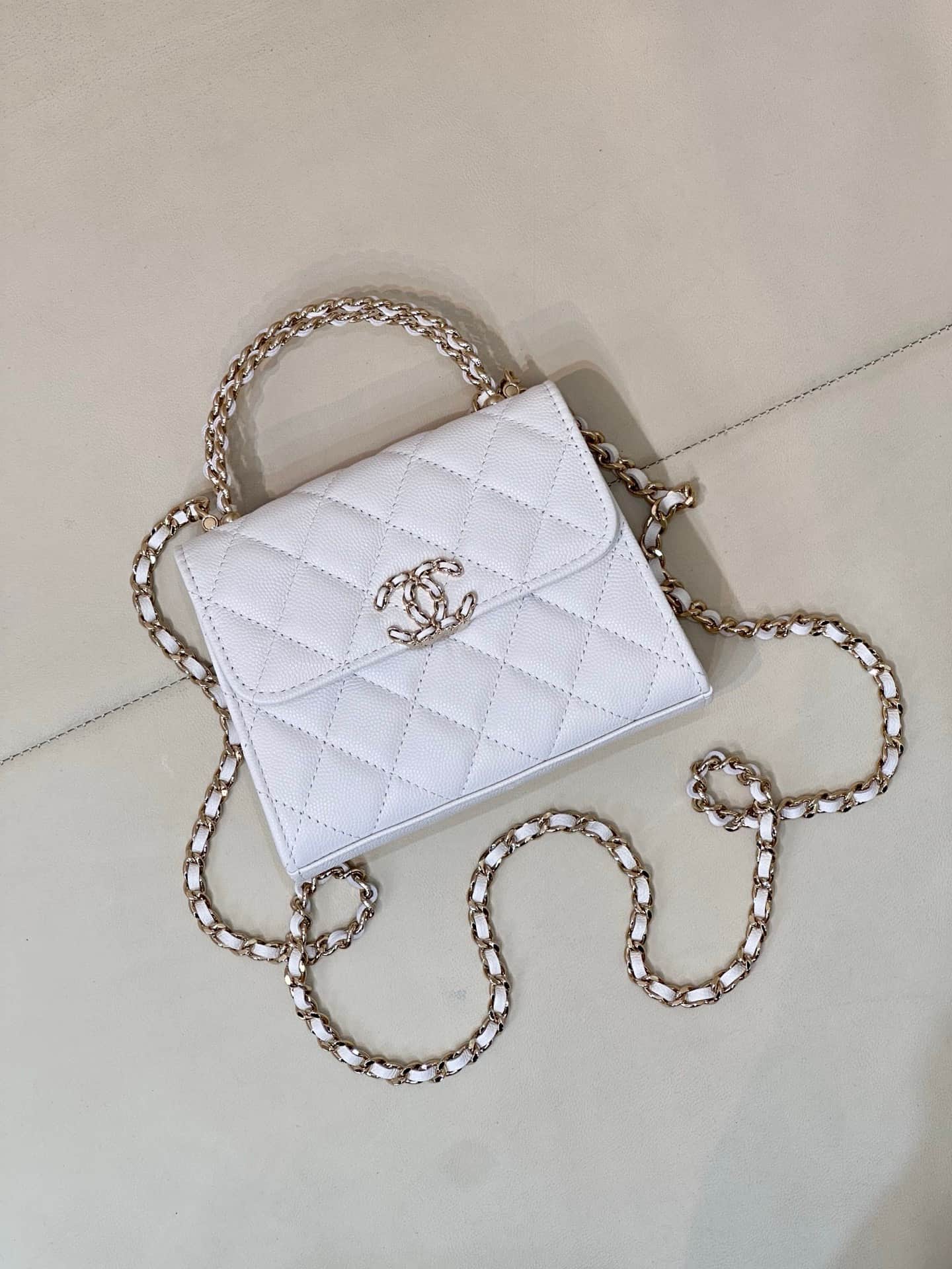 Chanel Clutch with chain Grained Calfskin&Gold-Tone Metal White AP3236 TOP