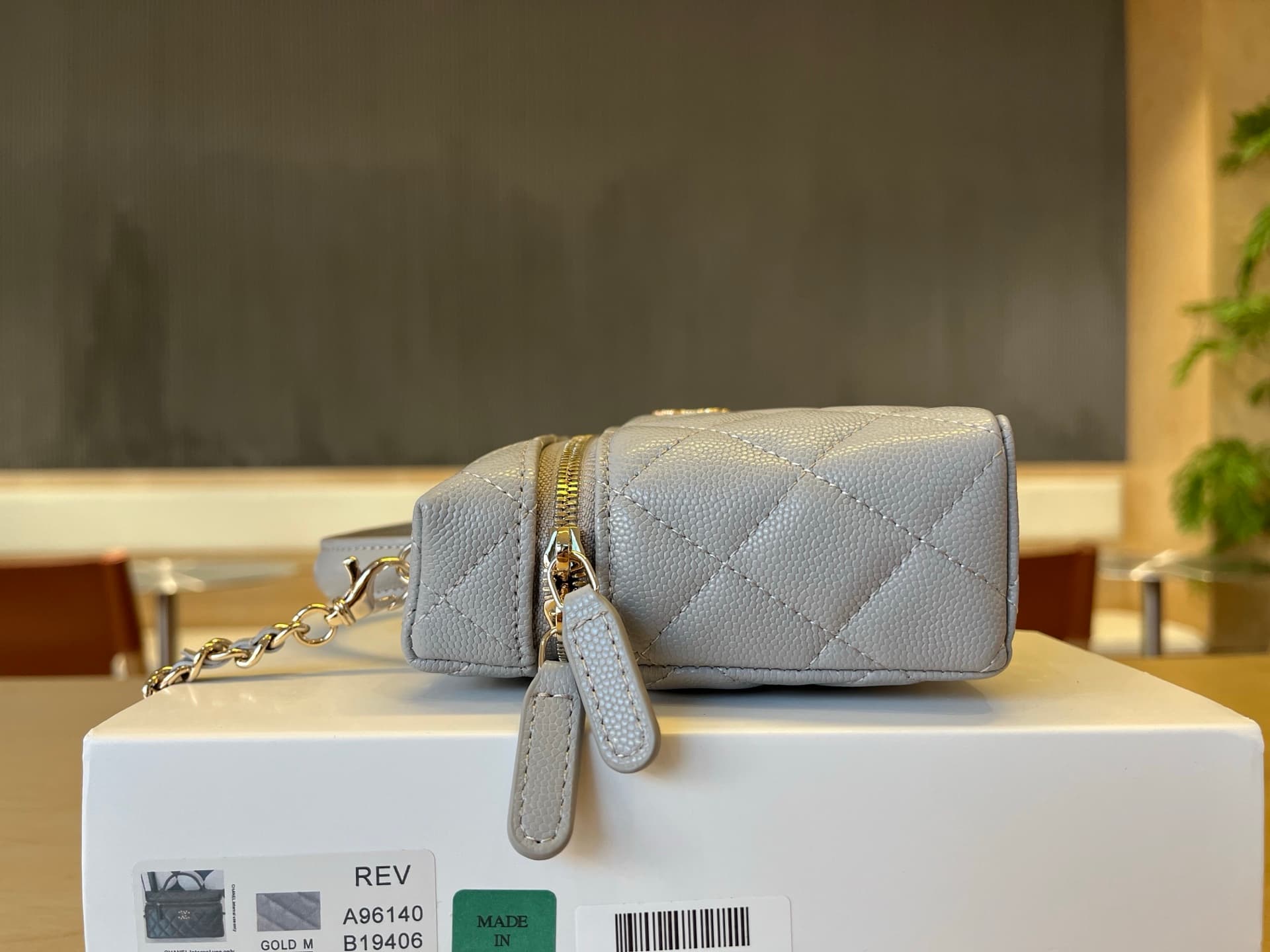 Chanel Vanity with Chain Grained Shiny Calfskin & Gold-Tone Grey A96140 A