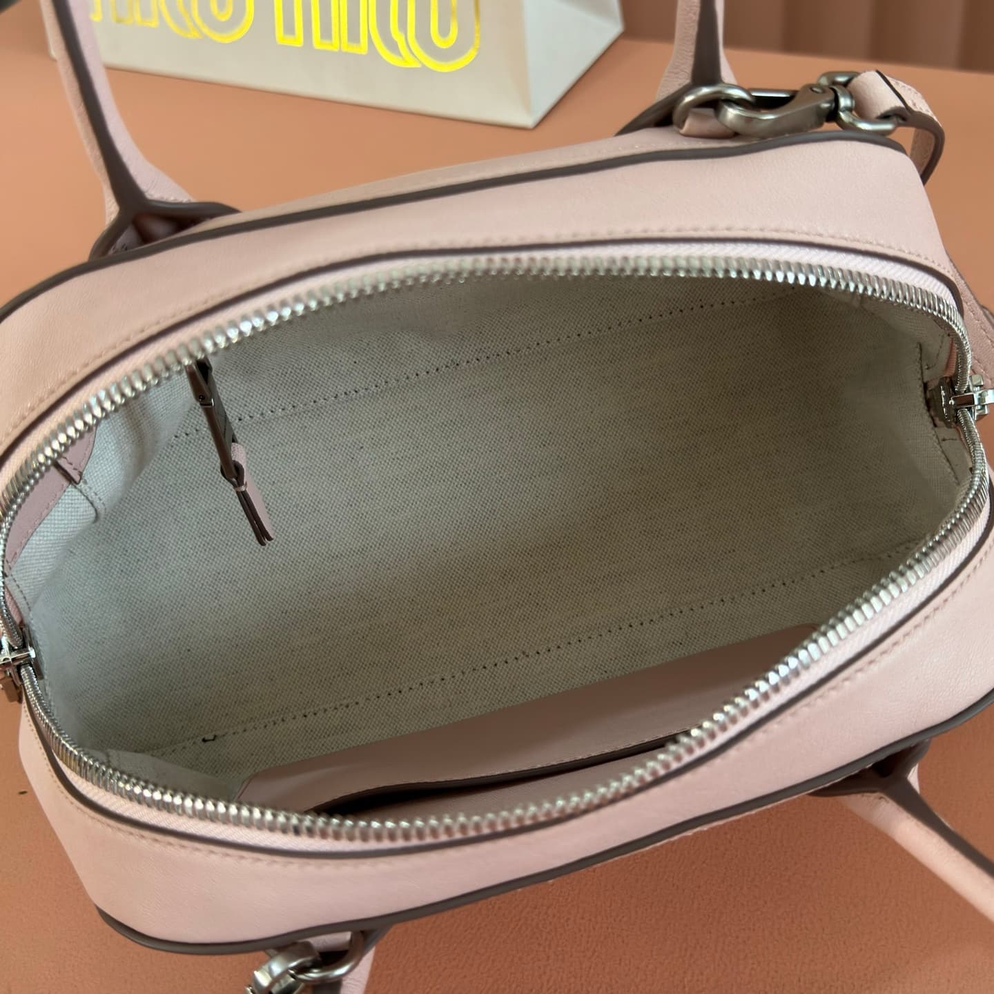 Miu Miu Vivant nappa leather bag Power Pink 5BB200  TOP
