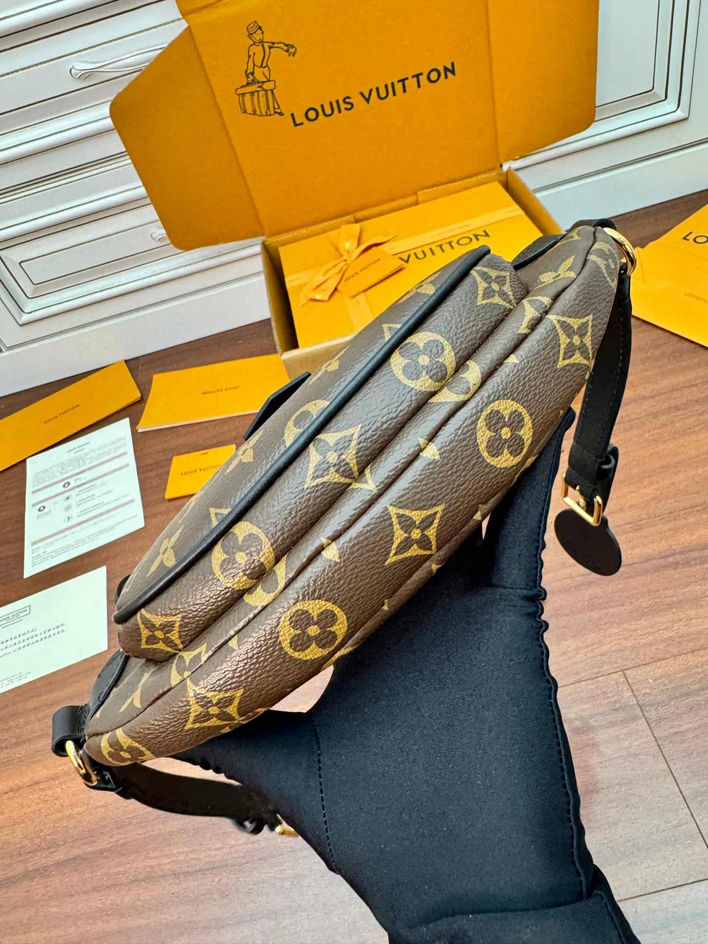 Louis Vuitton Keepit Monogram Coated canvas M14806 TOP