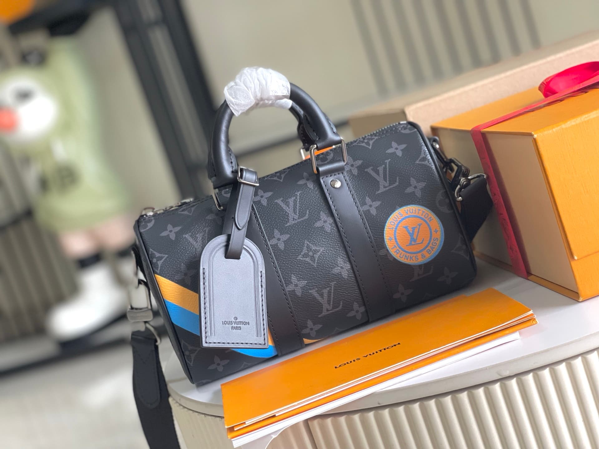 Louis Vuitton Keepall Bandoulière 25 Mon Monogram Eclipse coated canvas P01942 TOP