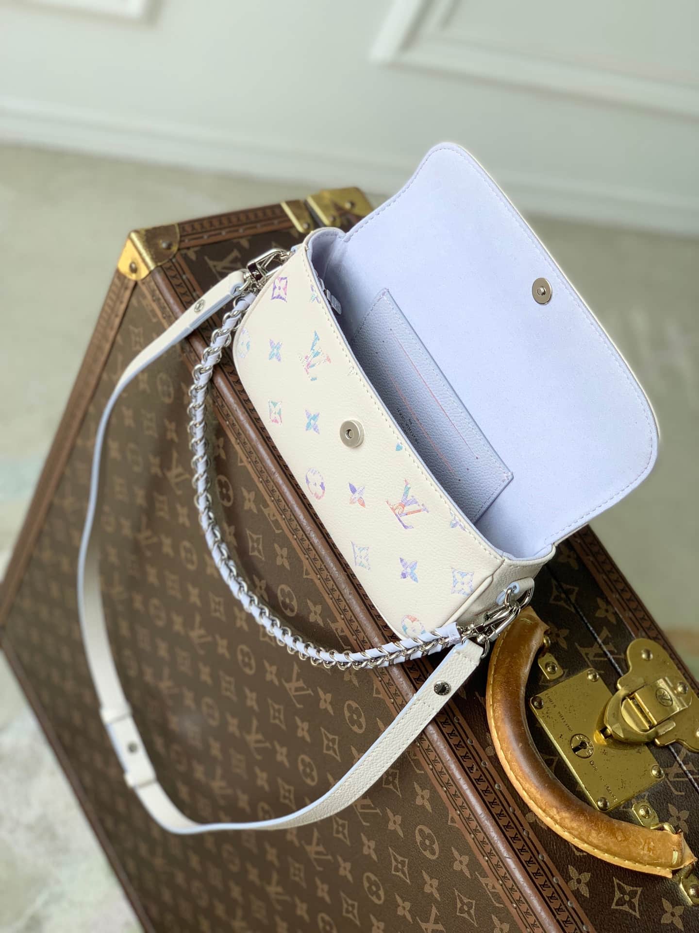 Louis Vuitton Wallet On Chain Ivy Monogram Empreinte Link Quartz Cowhide leather M29770 High