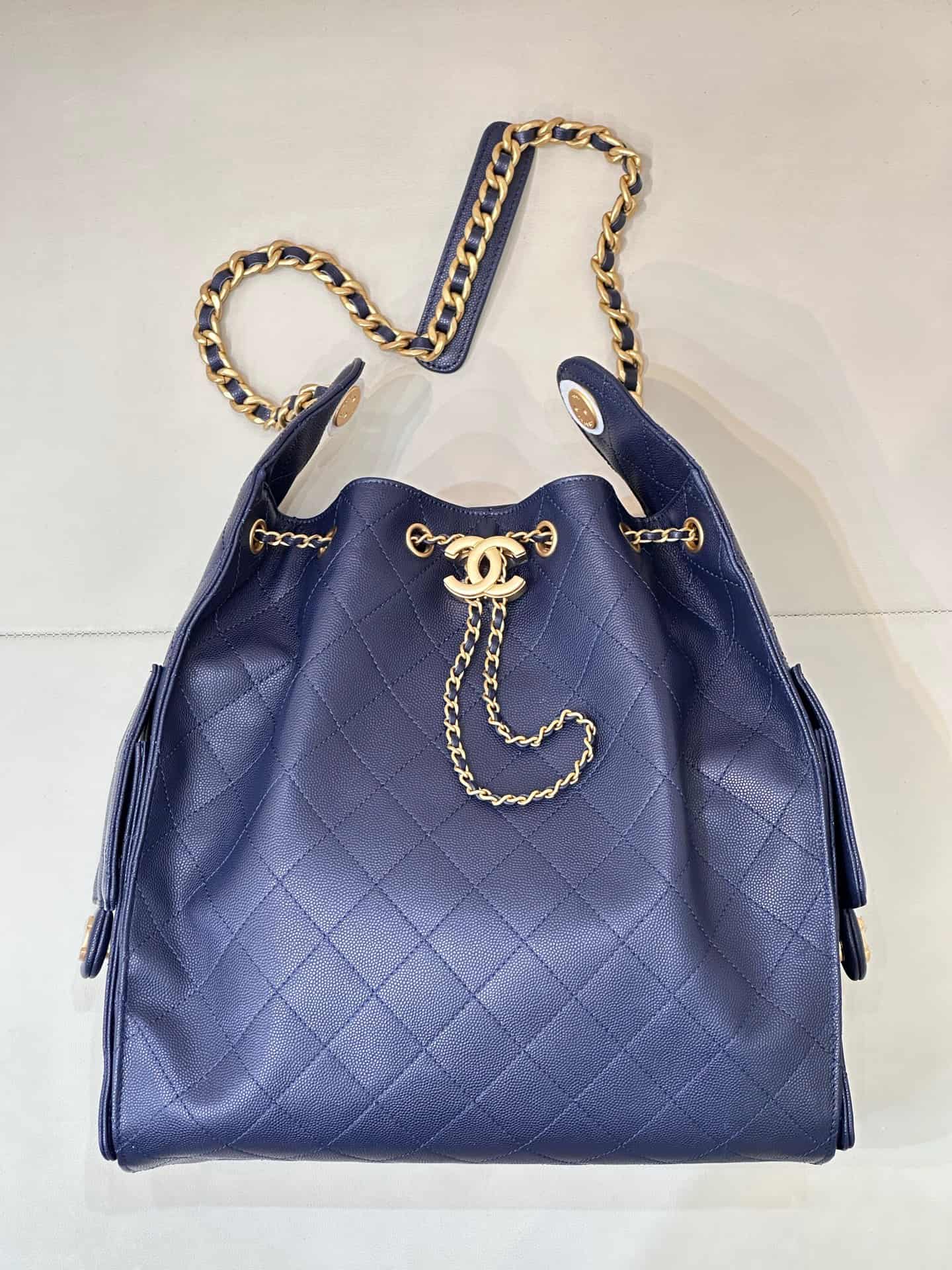 Chanel 25 Medium Hobo handbag AS5311 Grained Calfskin & Gold-tone Metal Blue TOP