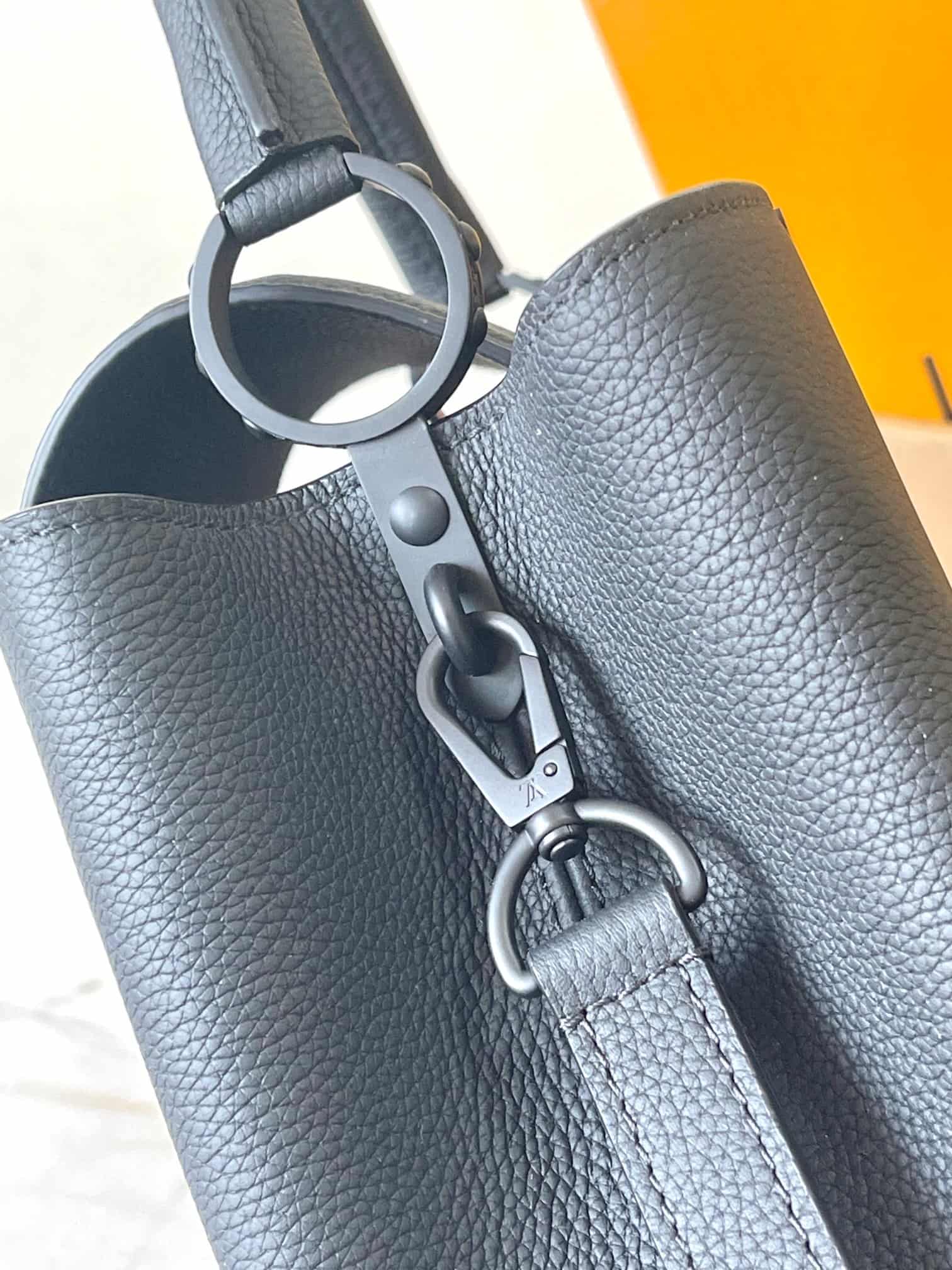 Louis Vuitton Capucines East-West MM Matte Taurillon M23947 All Black Top