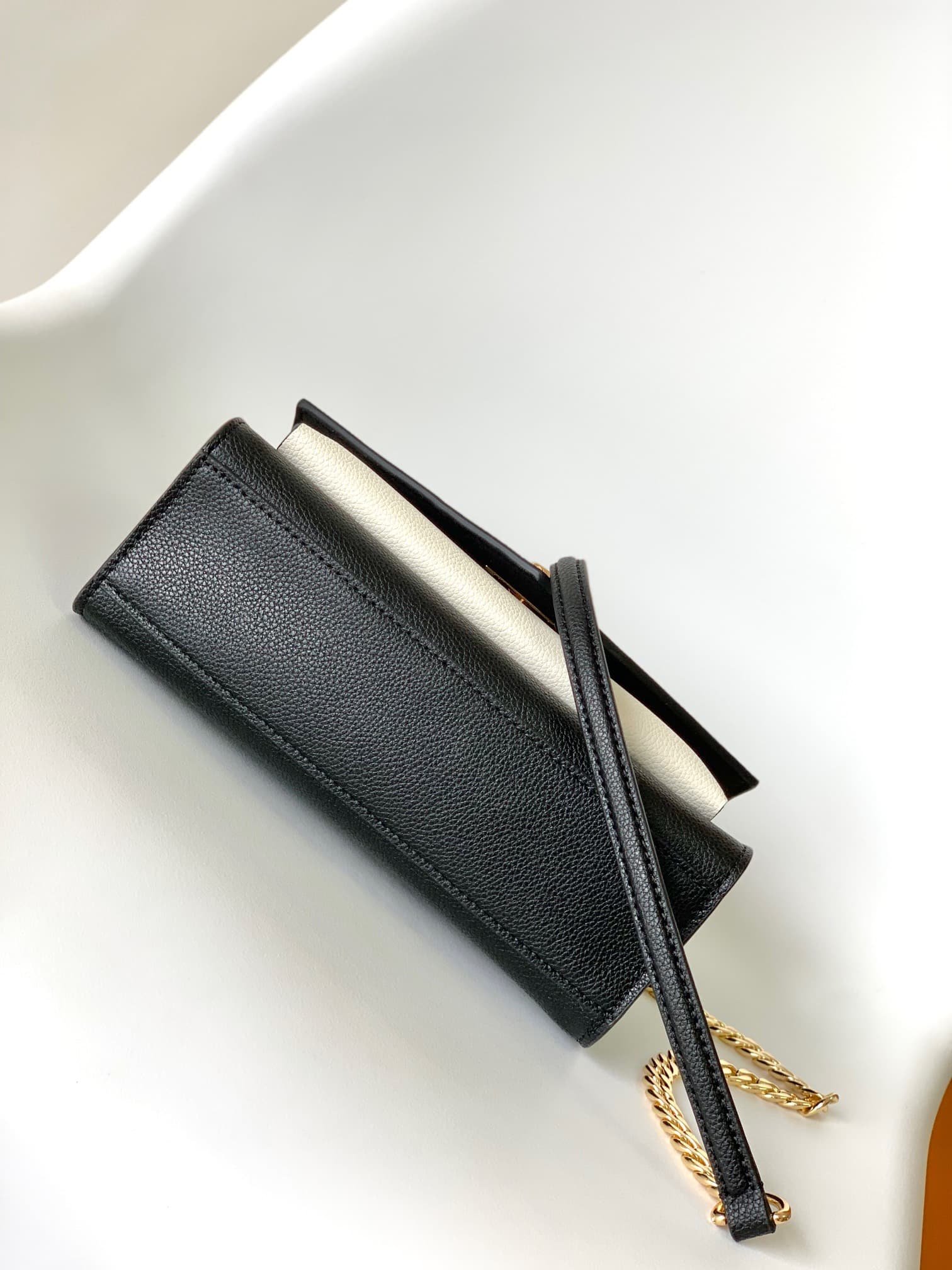 Louis Vuitton Soft Calfskin My Lockme Chain Bag Black/Quartz White M82121 High