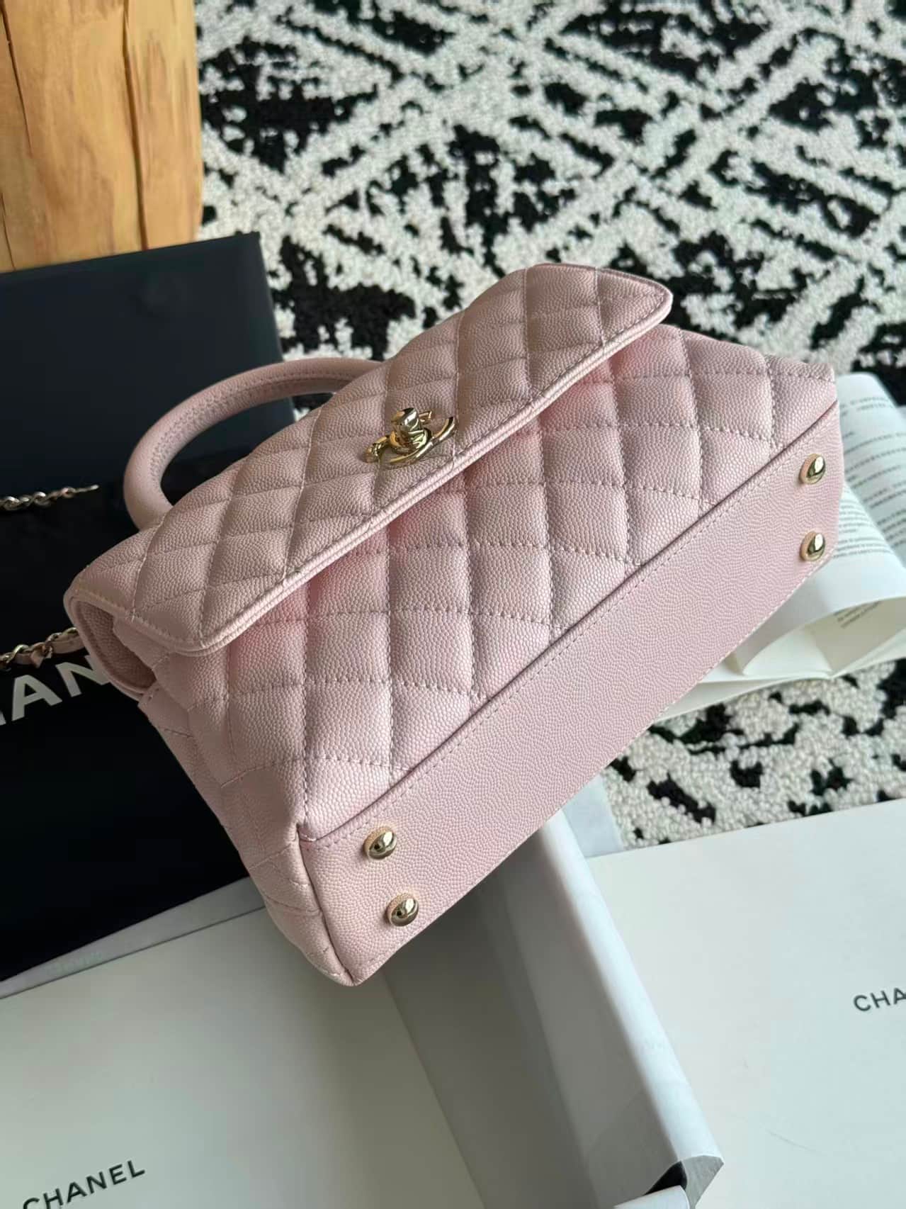 FLAP BAG WITH TOP HANDLE Grained Calfskin & Gold-Tone Metal A92990 Light Pink TOP