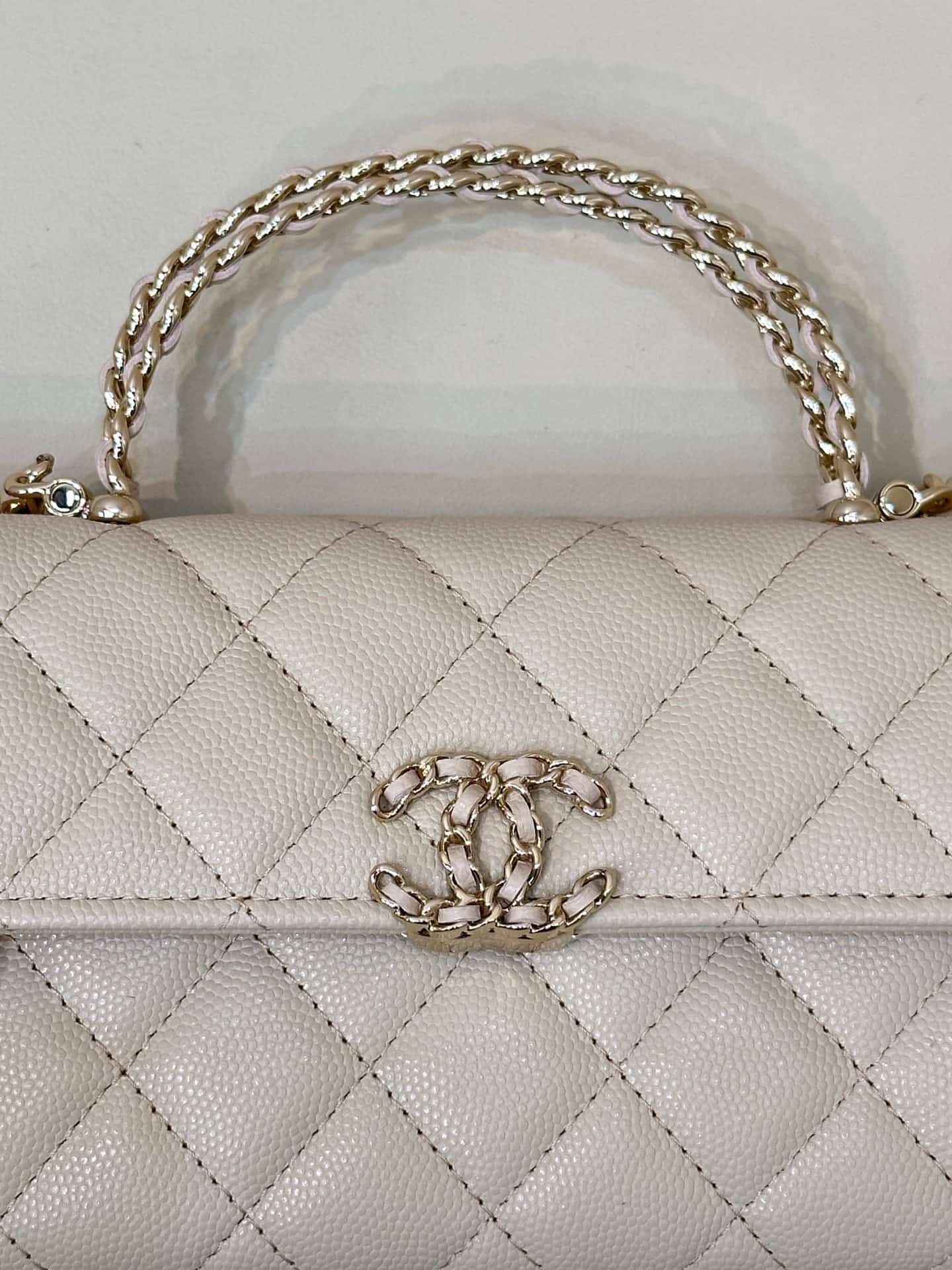 Chanel Clutch with chain Grained Calfskin&Gold-Tone Metal Beige AP3238 TOP