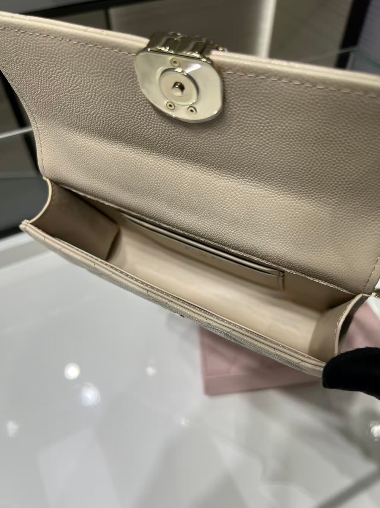 Chanel CLUTCH WITH CHAIN AP3238 Grained Shiny Calfskin & Gold-Tone Metal Beige A