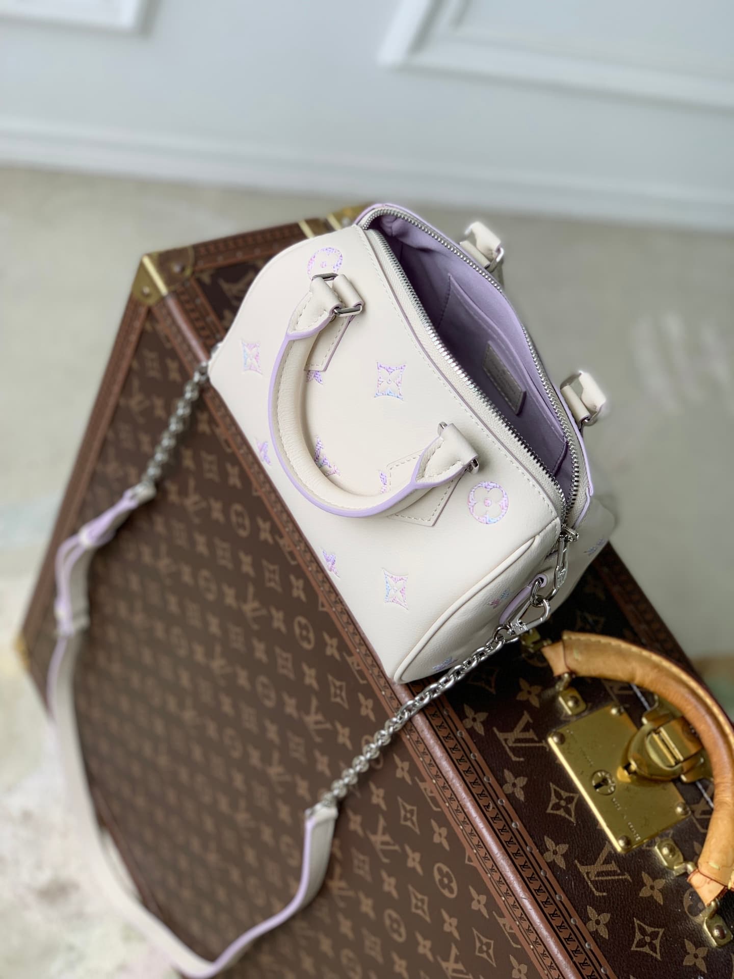 Louis Vuitton Speedy Bandoulière 20 Link Quartz Embossed cowhide leather M2A099 High