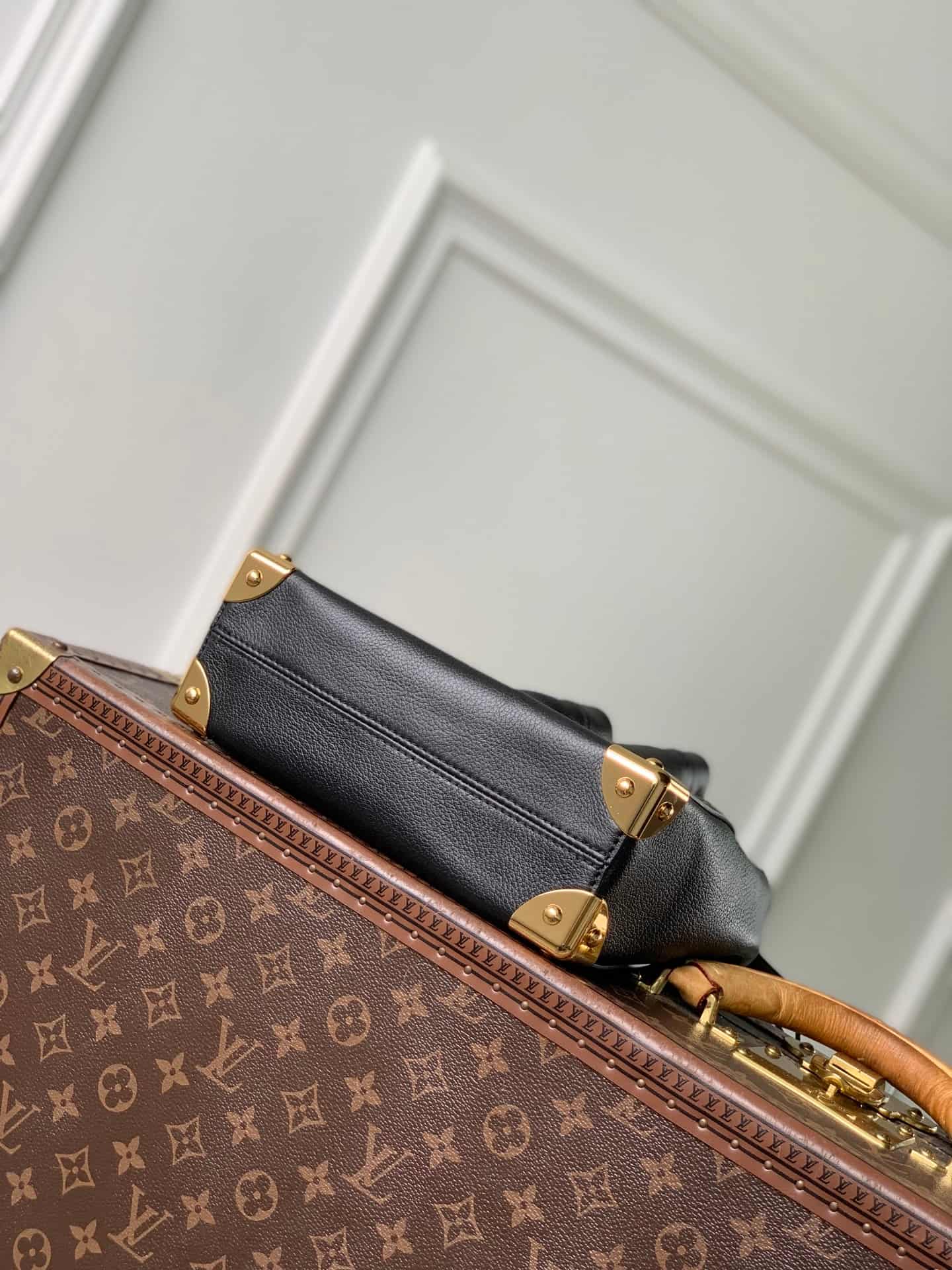 Louis Vuitton Noé Trunk Black Calfskin leather M29391 High