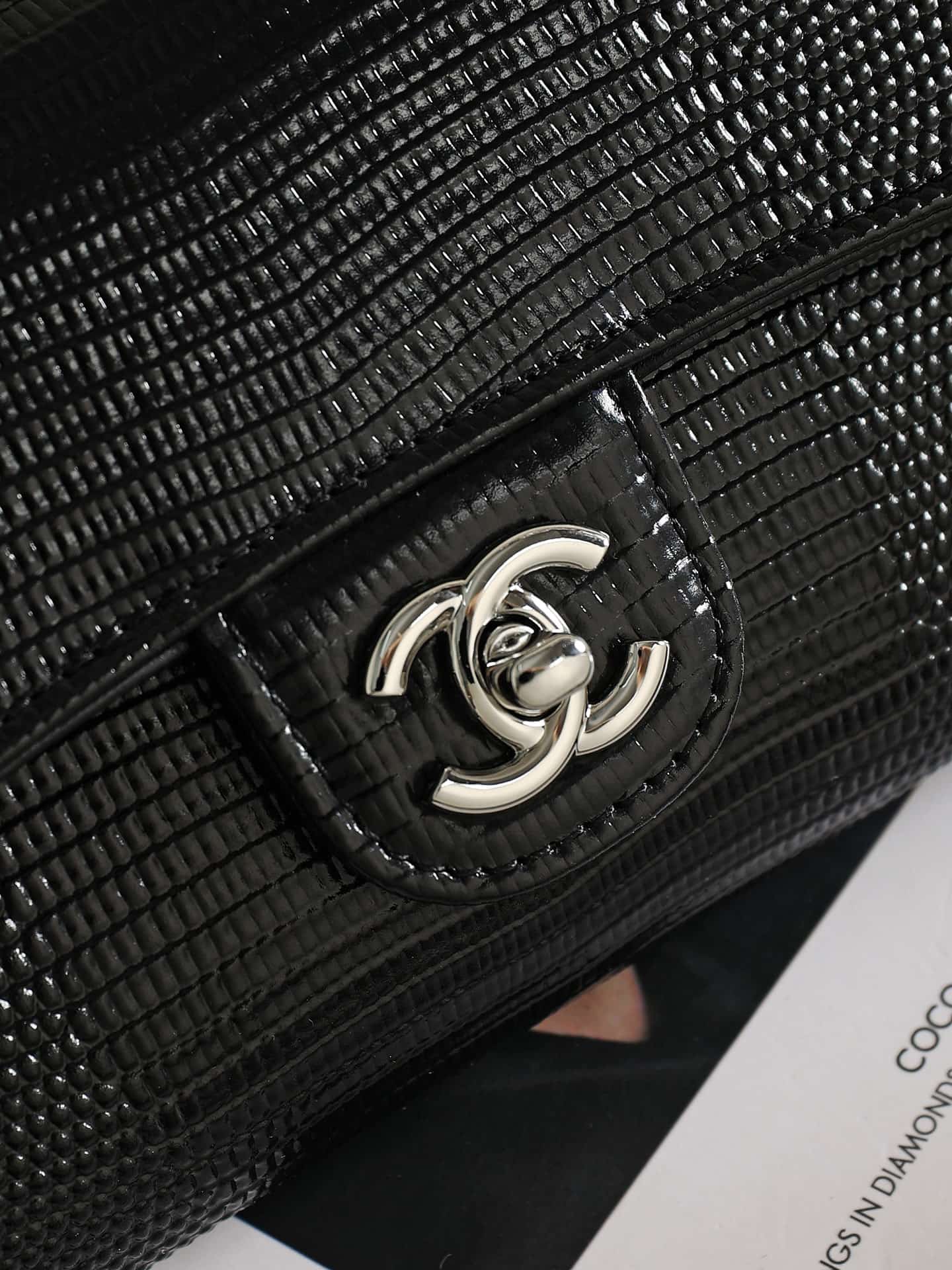 Chanel Clutch with chain Lizard Embossed Calfskin & Silver-Tone Metal Black AP5280 A