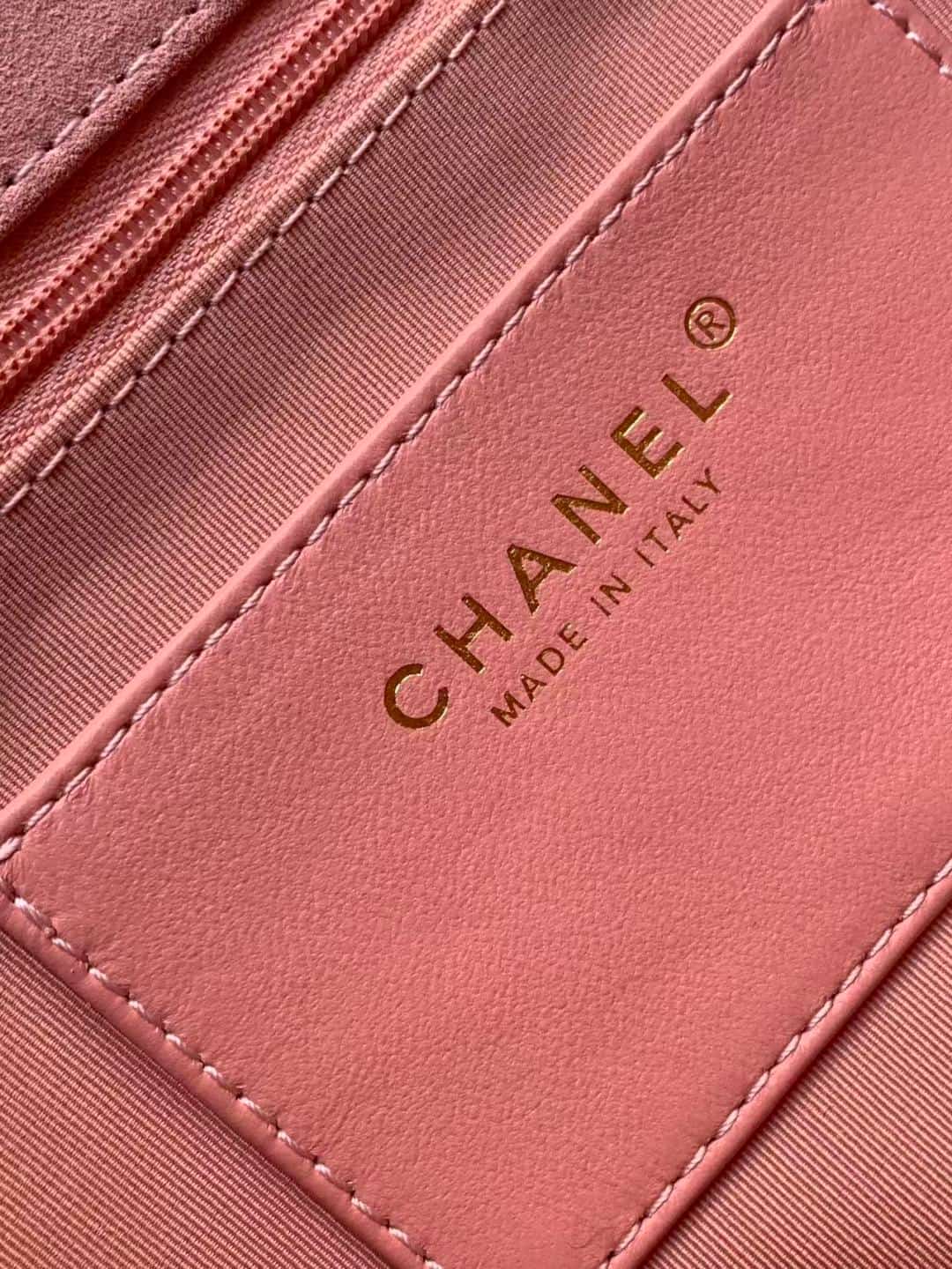 Chanel Classic Flap bag in Pink Suede & Gold-Tone Metal AS5987 A