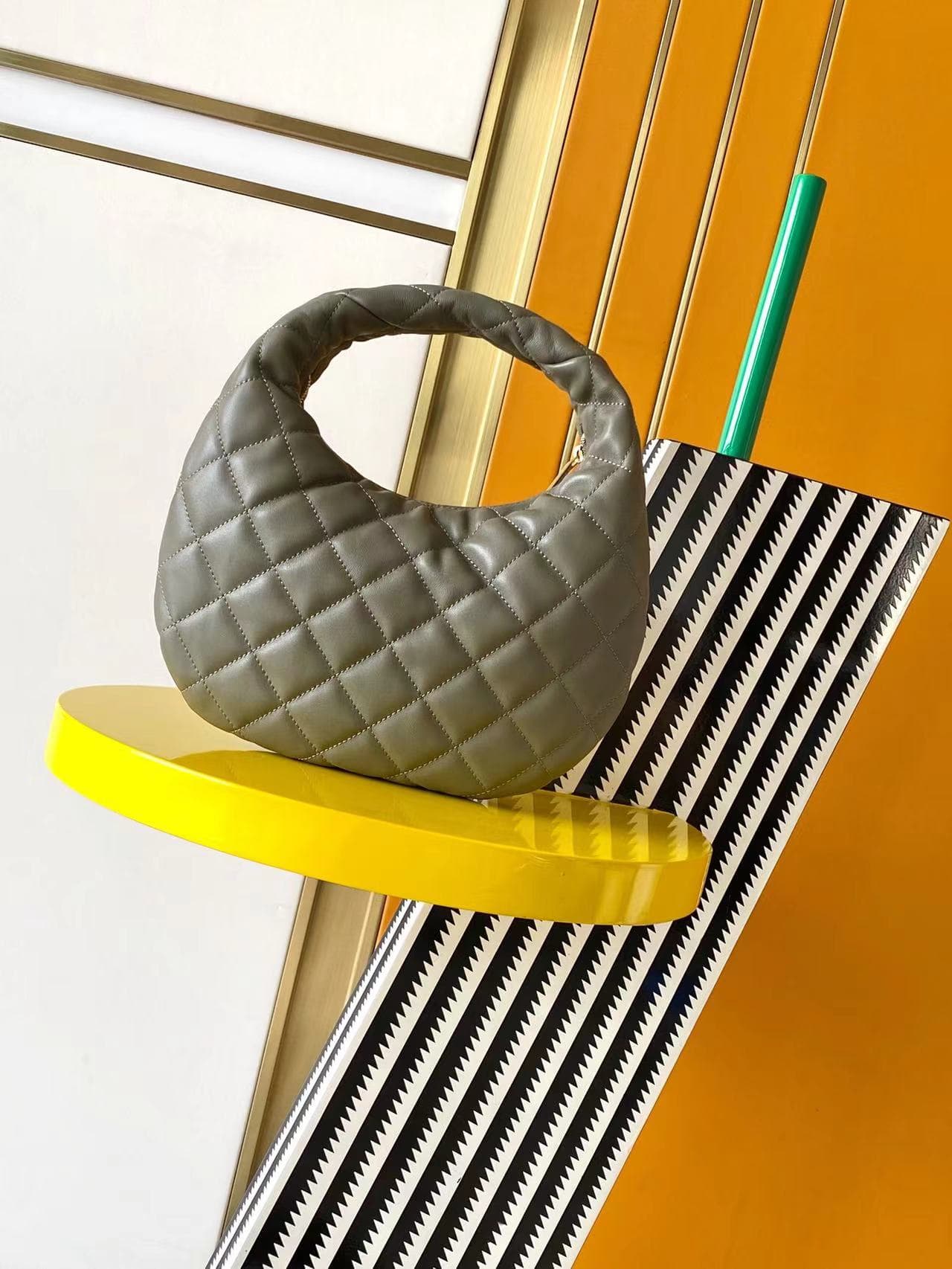 ICARINO in quilted nappa STRONG MOSS High