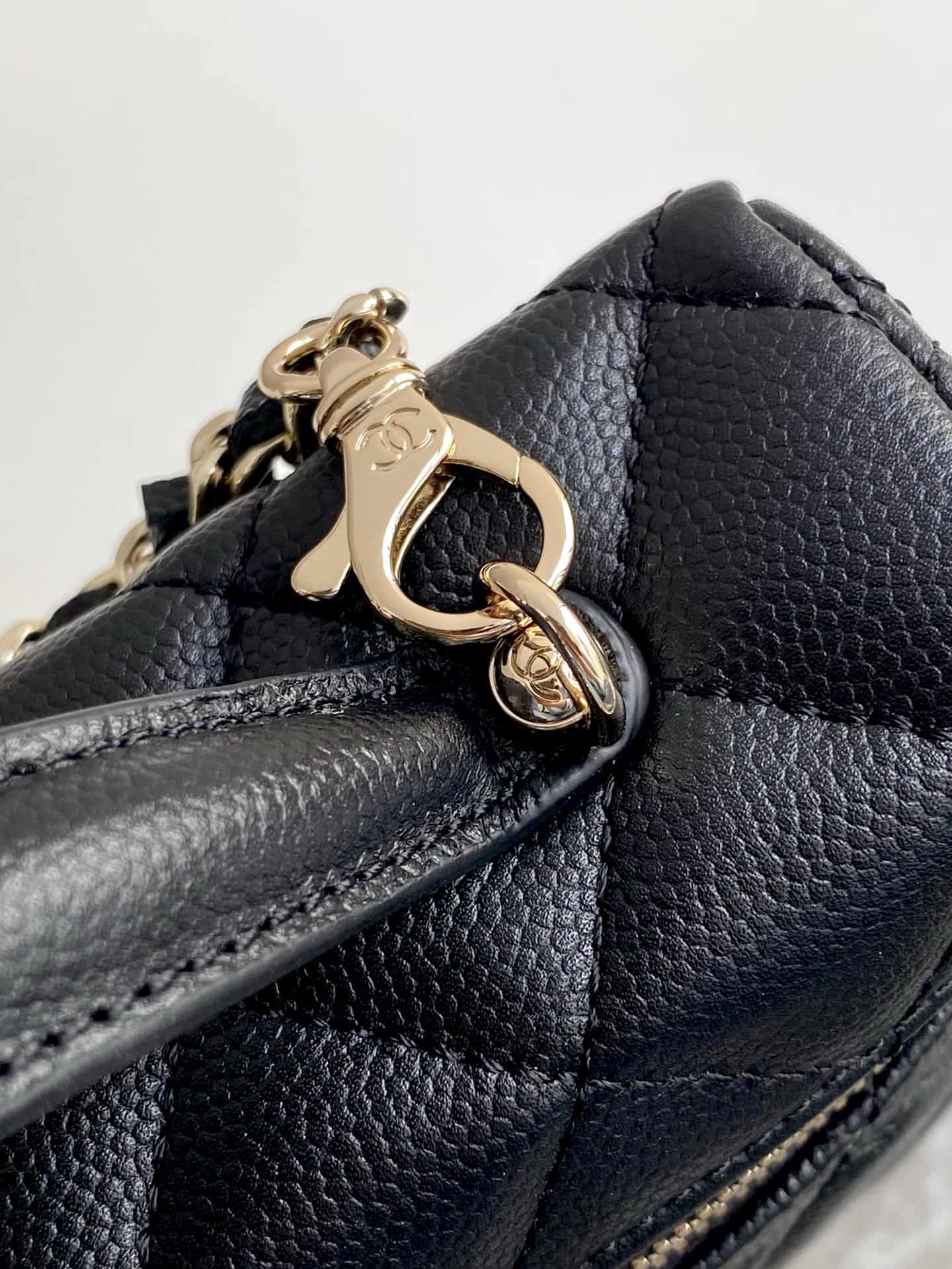 Chanel VANITY WITH CHAIN AP4407 Grained Calfskin & Gold-Tone Metal Black A