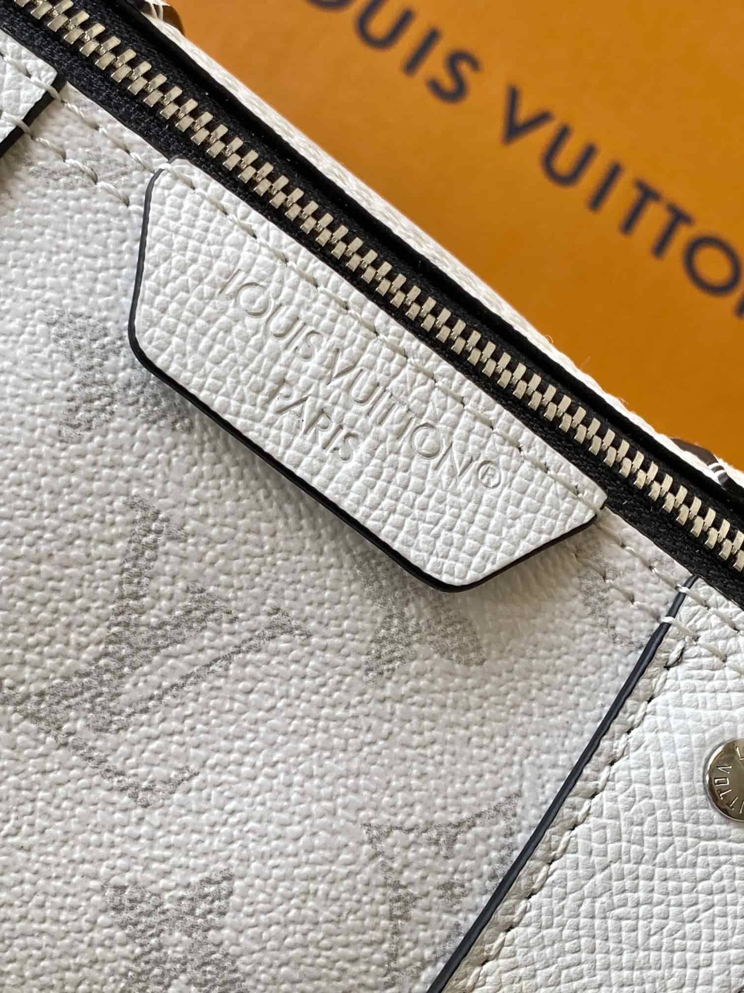 Louis Vuitton City Keepall Optic White Monogram coated canvas and Taigarama cowhide leather M27644 High