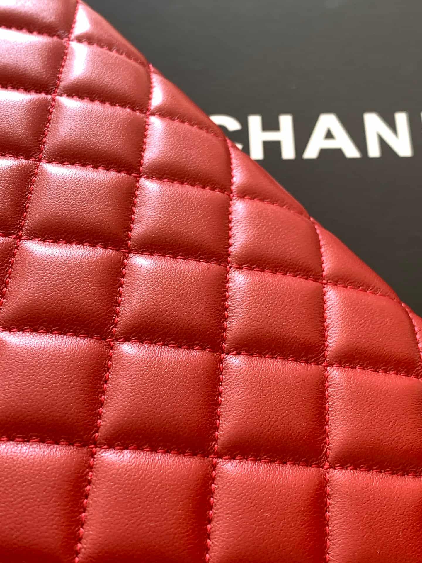 Chanel evening bag AS6045 lambskin & gold-tone metal red high