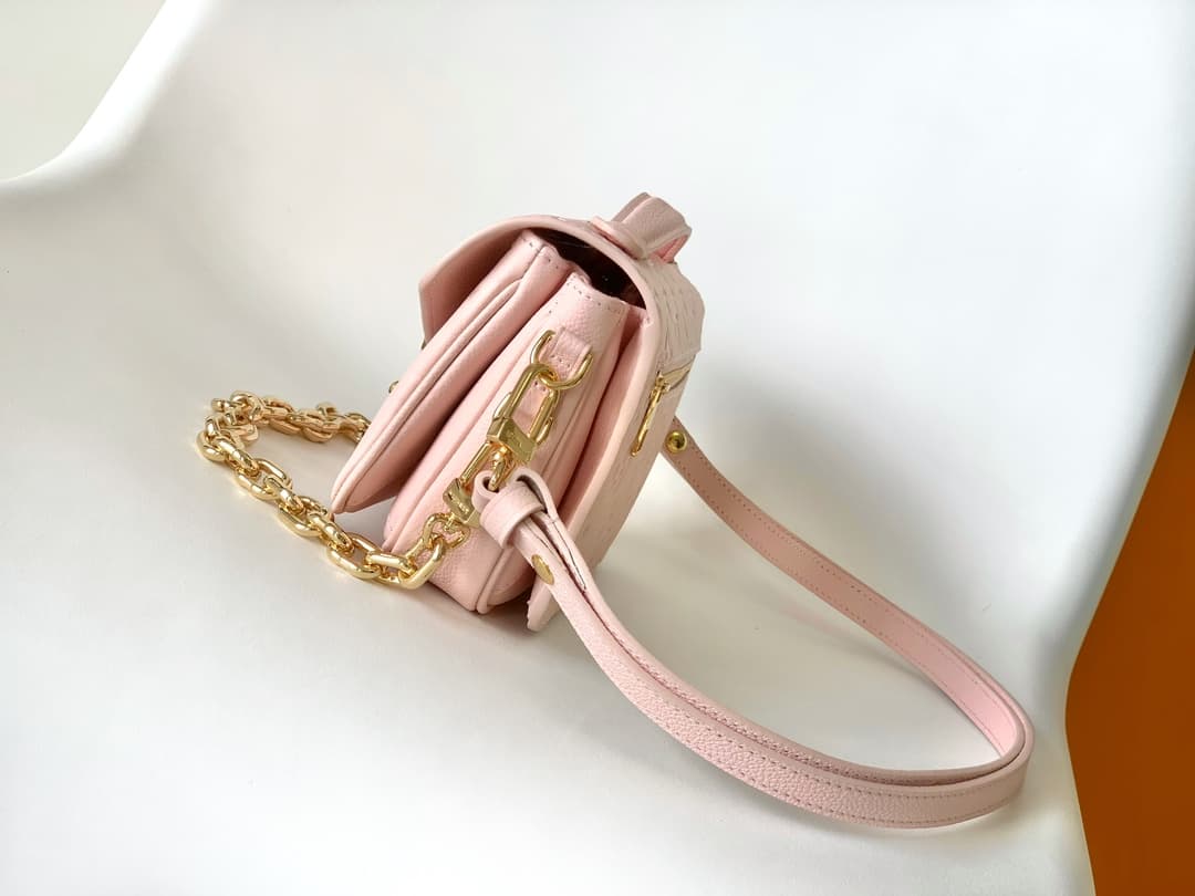 Louis Vuitton POCHETTE MÉTIS EAST WEST Pink Grained cowhide leather M47045 High