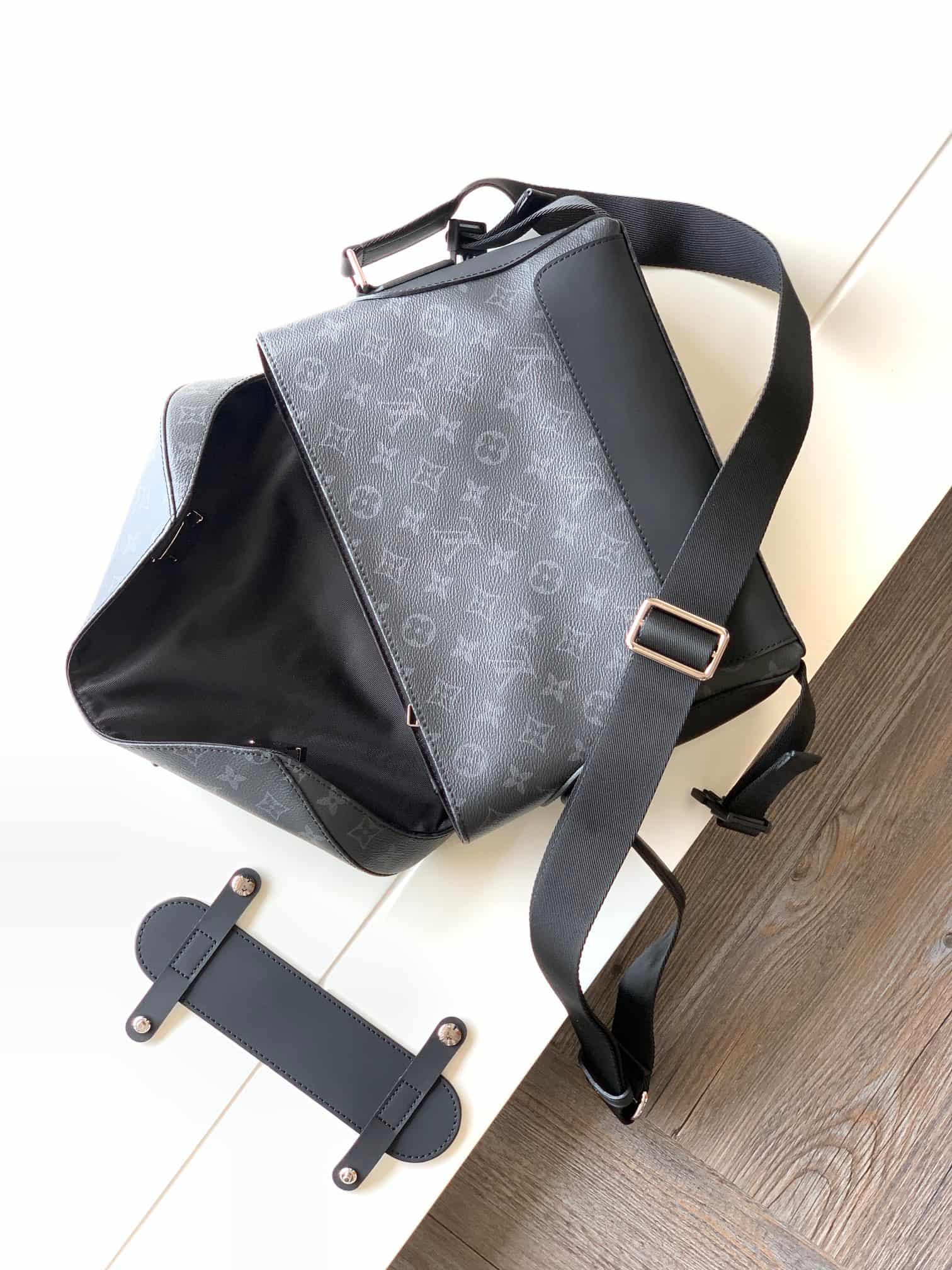 Louis Vuitton Messenger PM Voyager Monogram Eclipse M40511 High