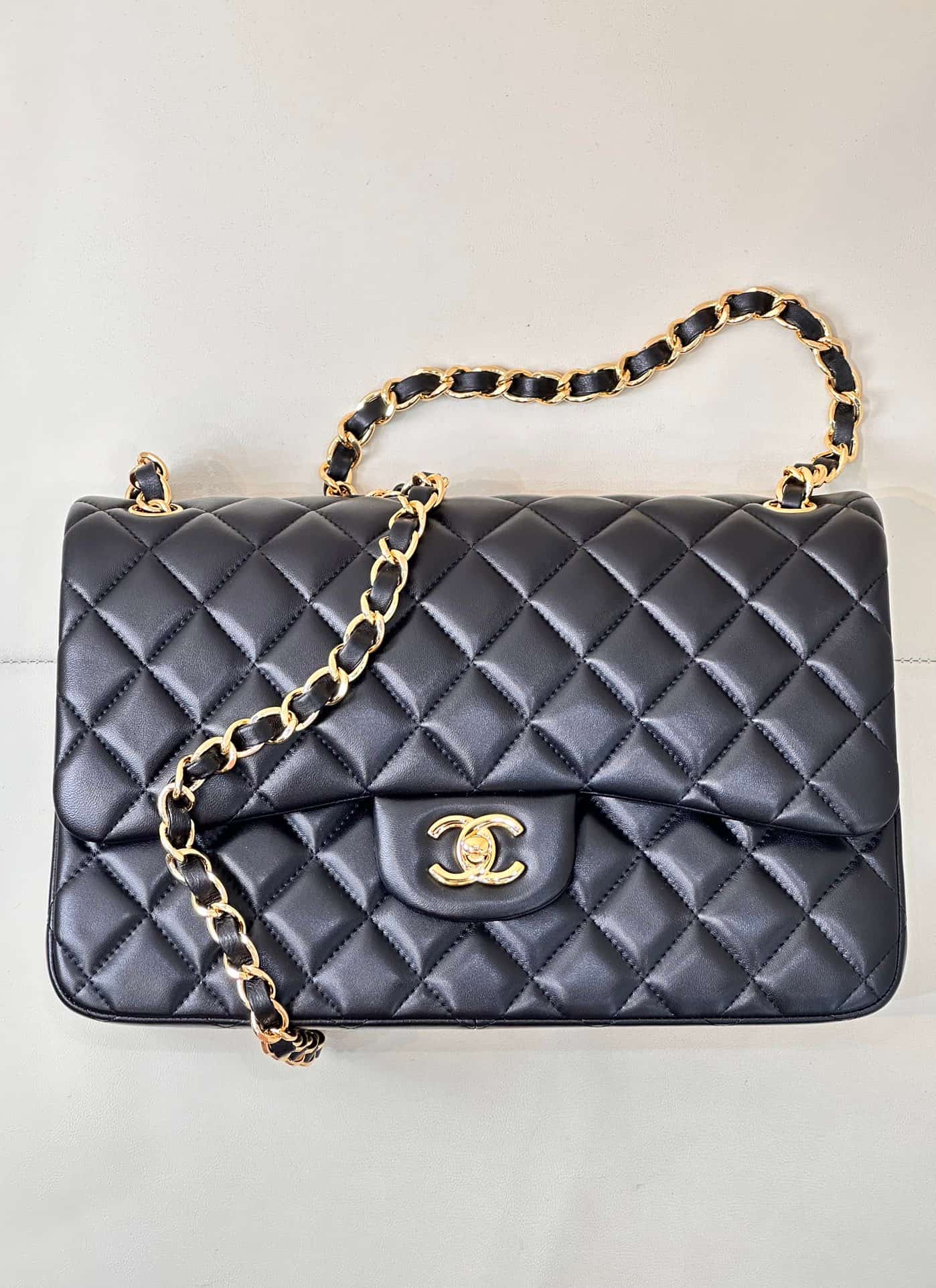 Chanel Large CLASSIC HANDBAG Lambskin Black Gold Metal TOP