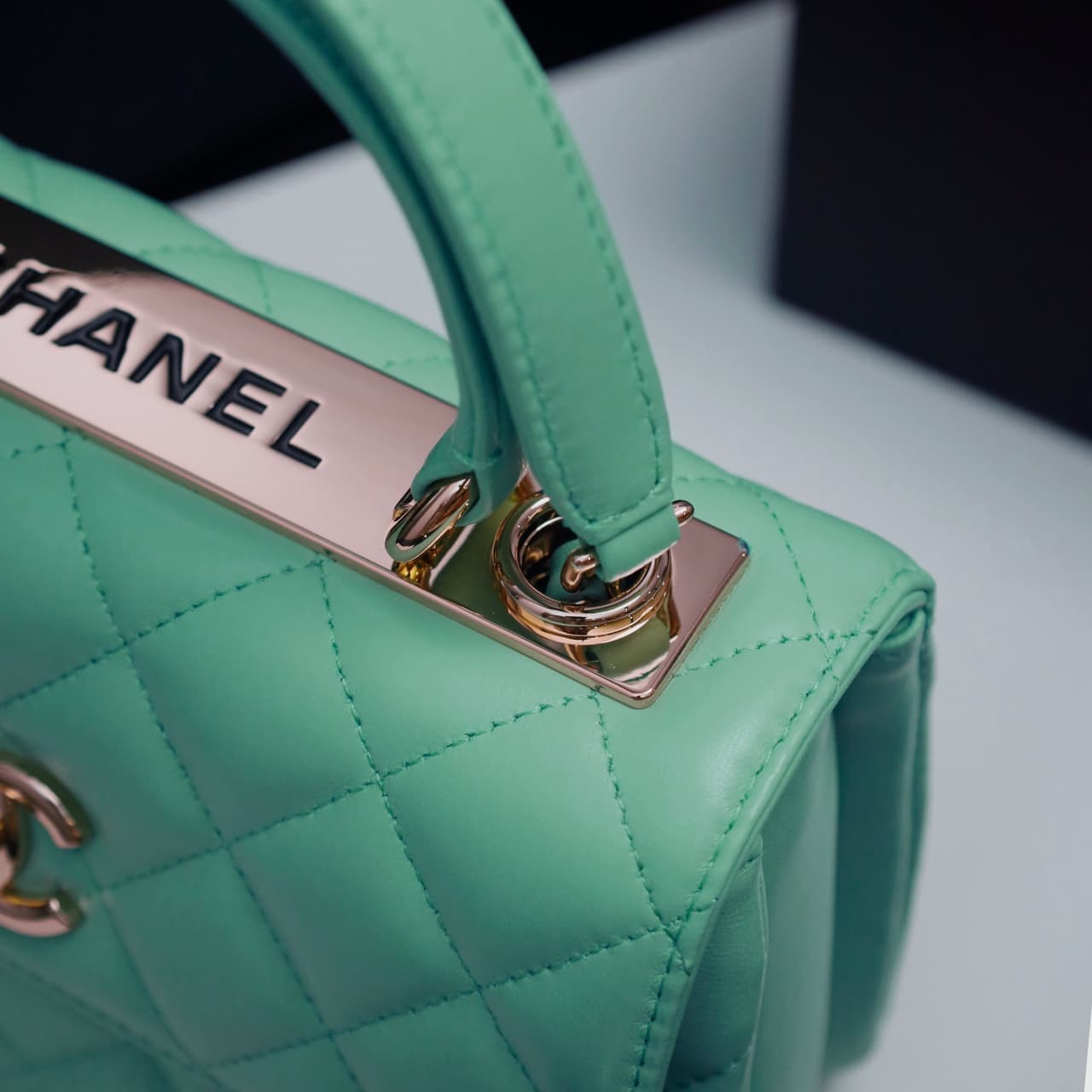 Chanel MINI FLAP BAG WITH TOP HANDLE AS4654 Lambskin &Gold-Tone Metal Light Green A