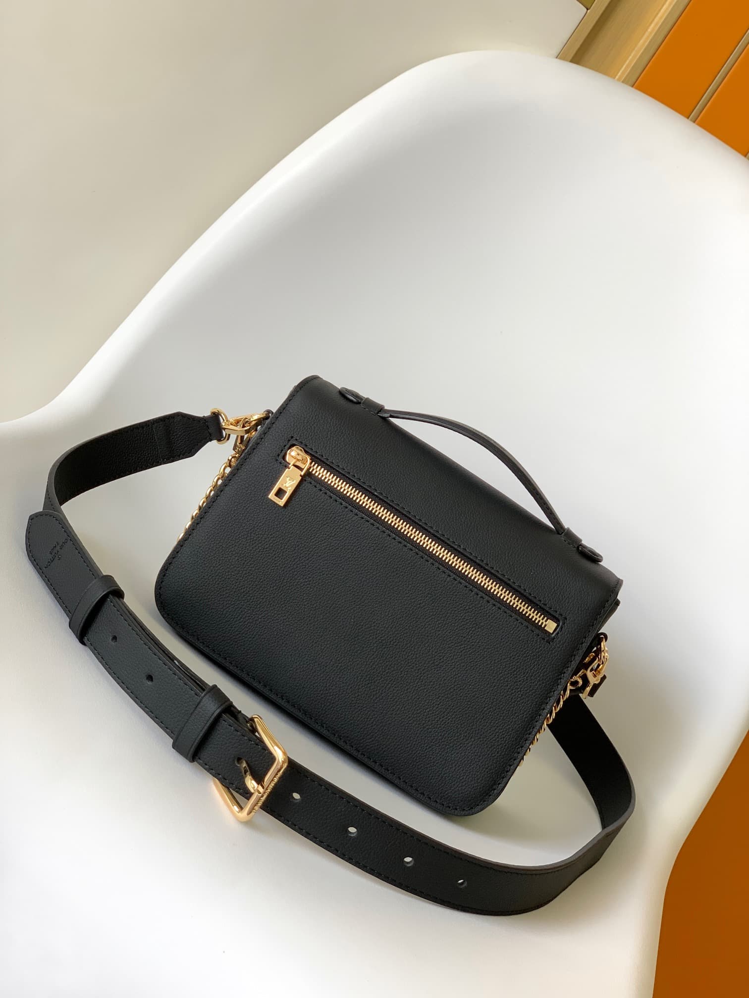 Louis Vuitton Oxford Lockme Grained calf leather M22735 High