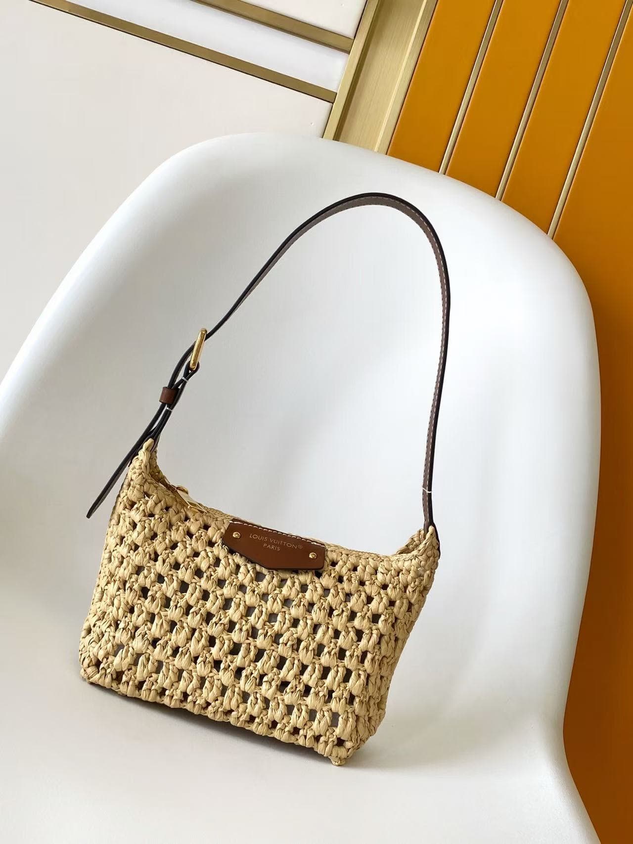 Louis Vuitton Hills Pochette Natural Tan Raffia M14304 High