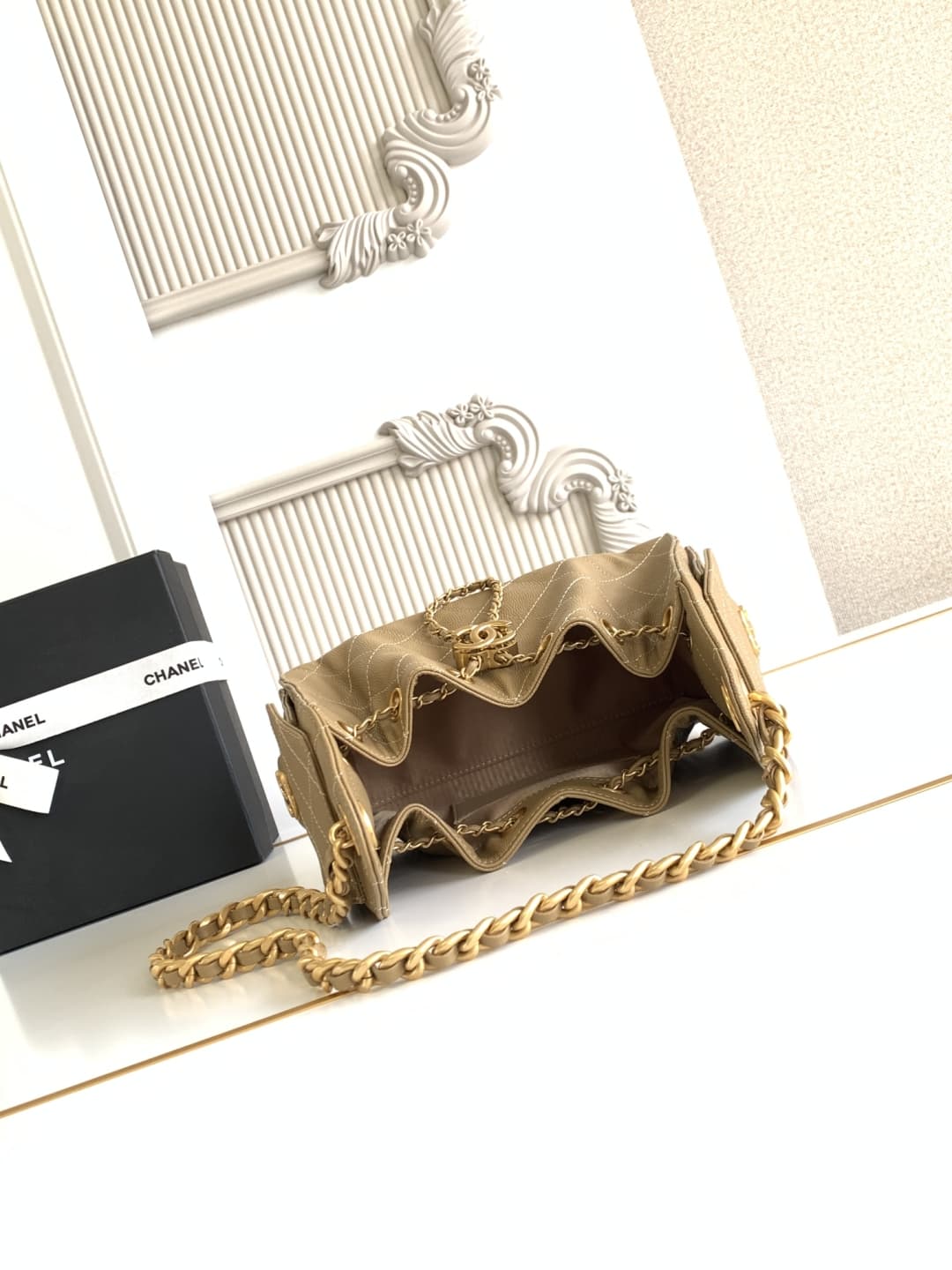 Chanel 25 Mini Hobo handbag AS5631 Grained calfskin & gold-tone metal Beige A