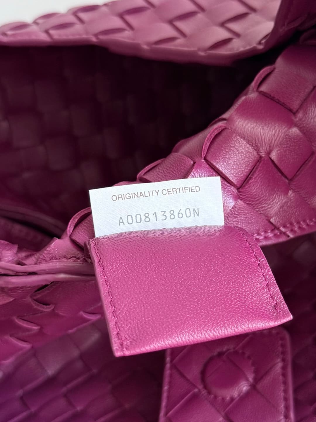 Bottega Veneta Medium Campana shoulder bag in Intrecciato leather Rose Red TOP