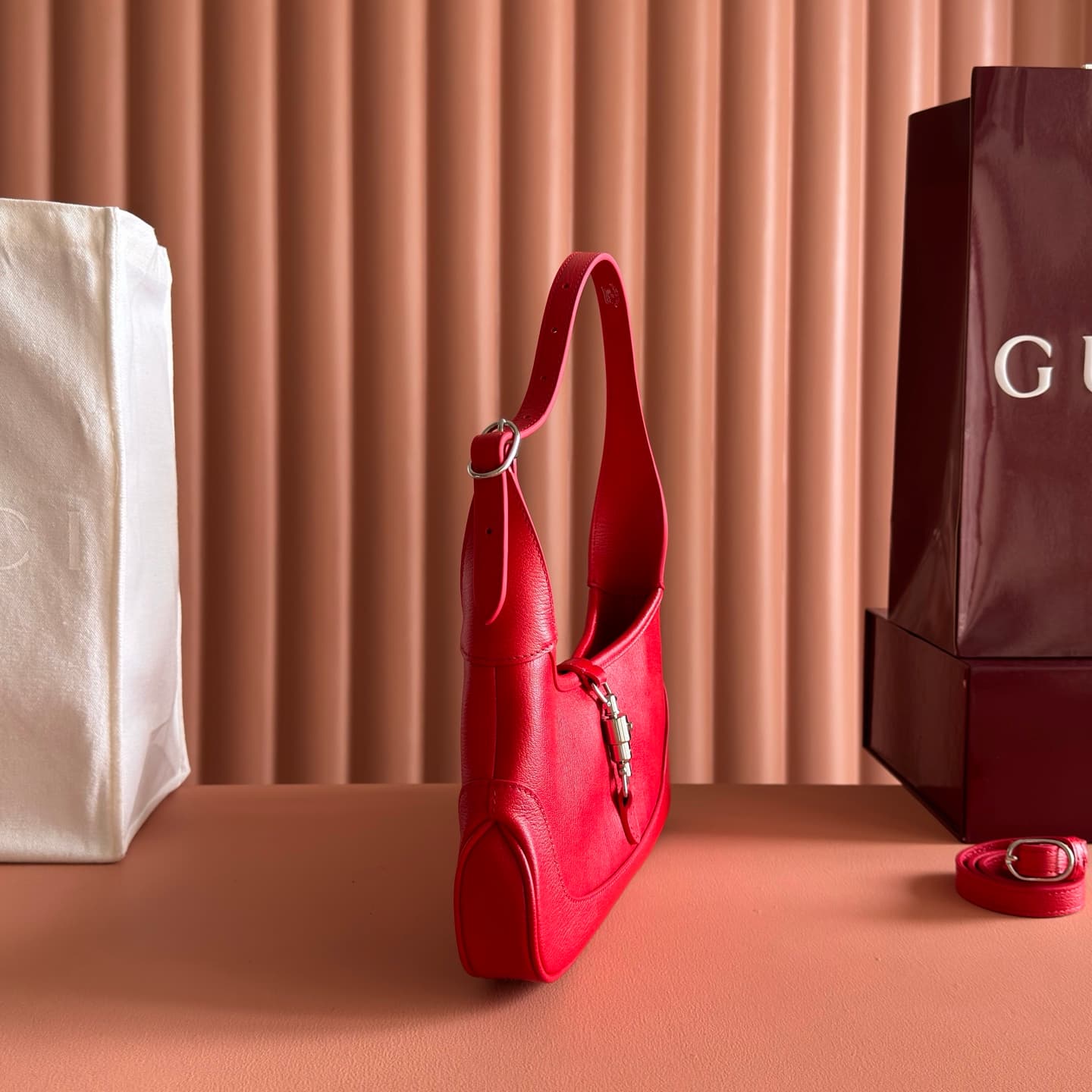 Gucci Jackie Slim medium shoulder bag Red soft grainy leather 863137 High