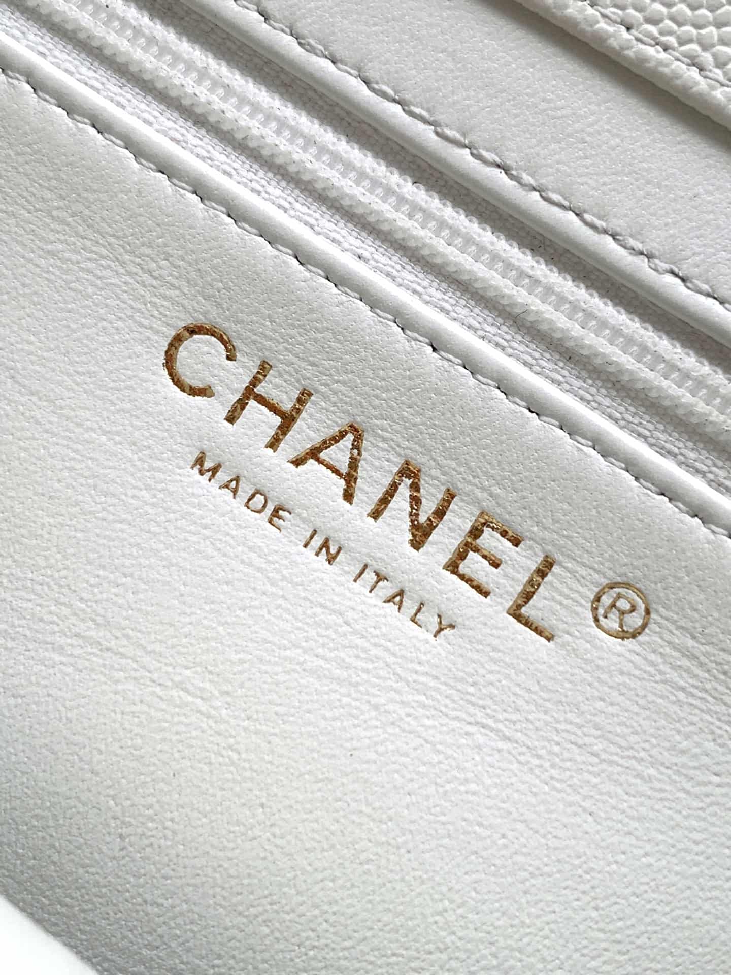 Chanel Clutch with Leather Strap Grained Shiny Calfskin & Gold-Tone Metal White  5809 High