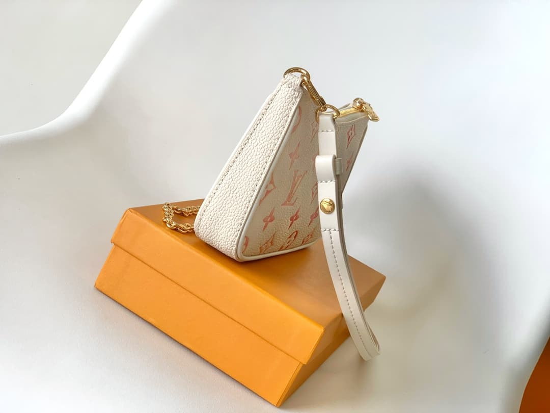 Louis Vuitton EASY POUCH ON STRAP Monogram Empreinte Leather M83448 High