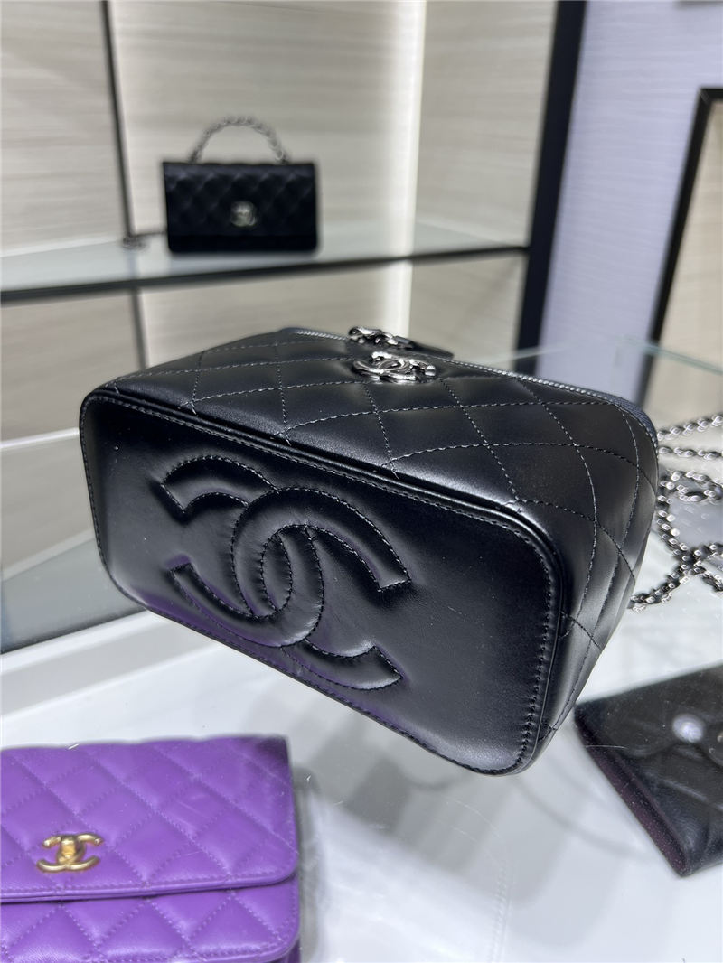 CLUTCH WITH CHAIN AP3593 Shiny Crumpled Calfskin, Strass & Ruthenium-Finish Metal Black A