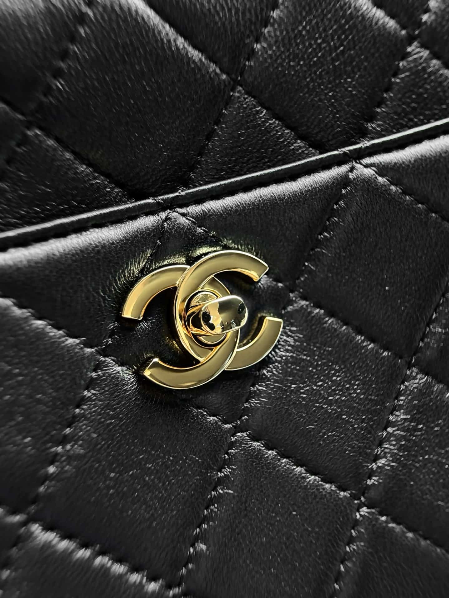 Chanel Maxi Camera Case Lambskin & Gold Metal Black AS6443 A