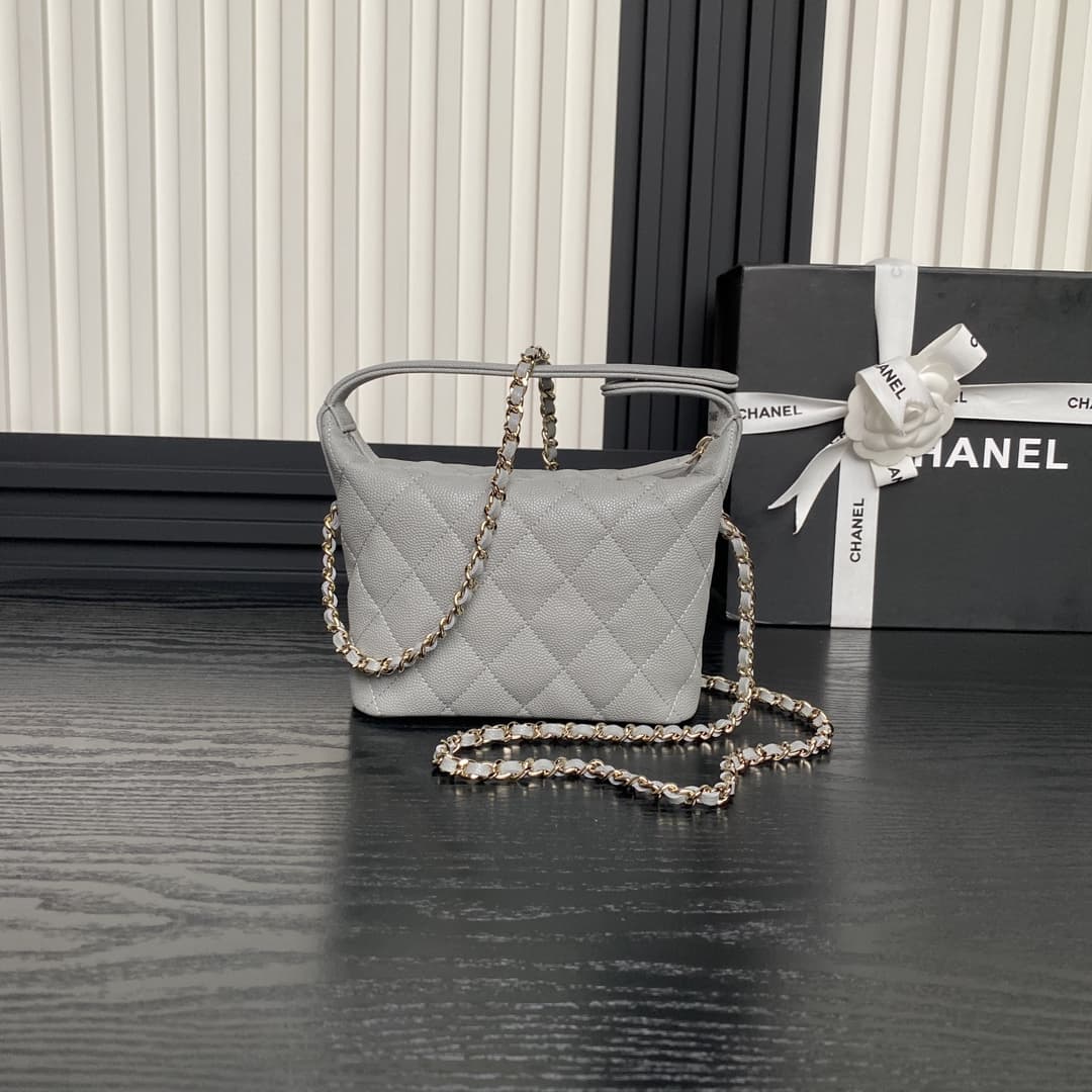 Chanel 25C Quilted Hobo Clutch on Chain Grained Calfskin & Gold Metal AP4386 A