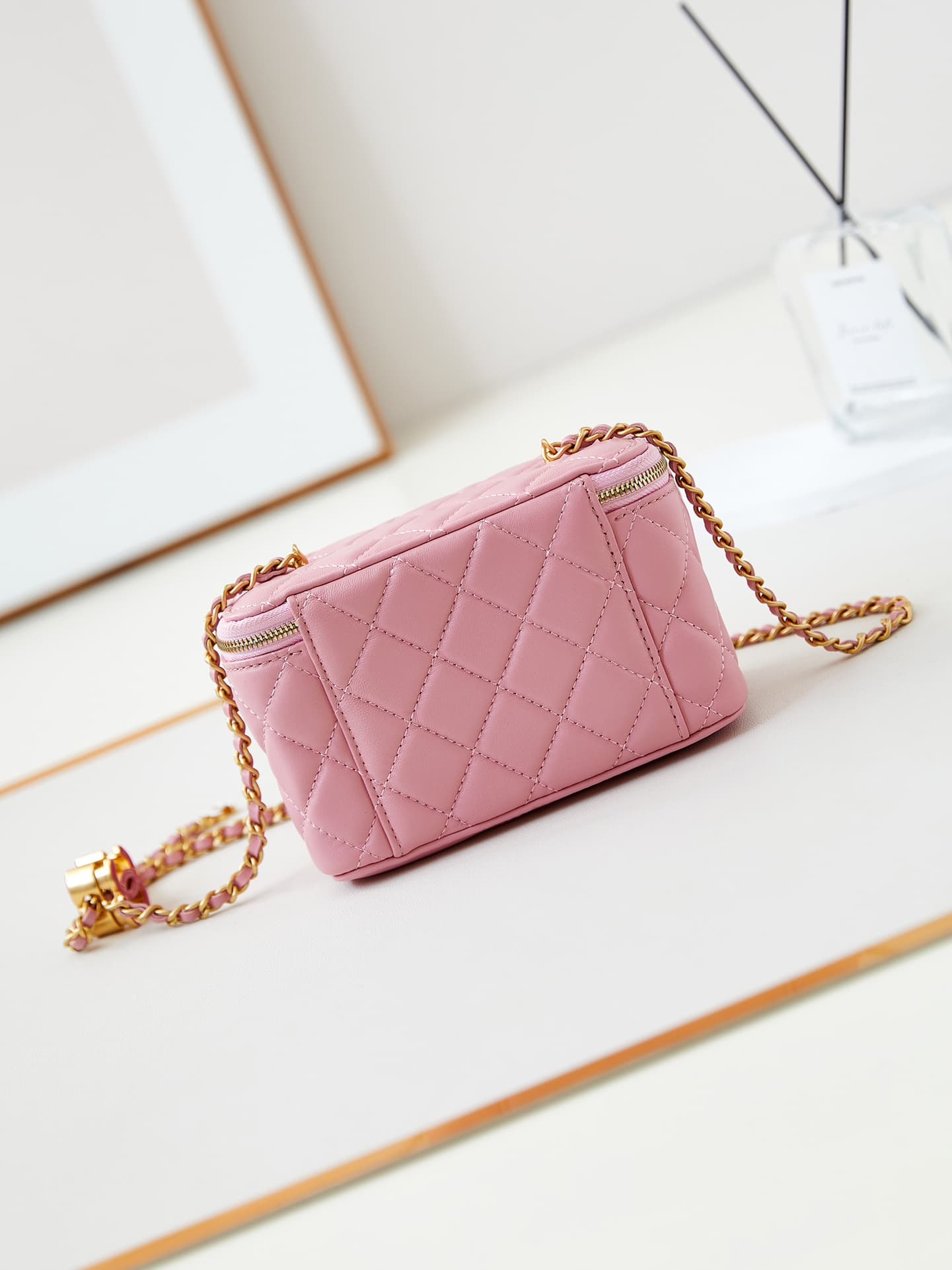 Chanel Vanity with Chain AP3940 Lambskin Pink A