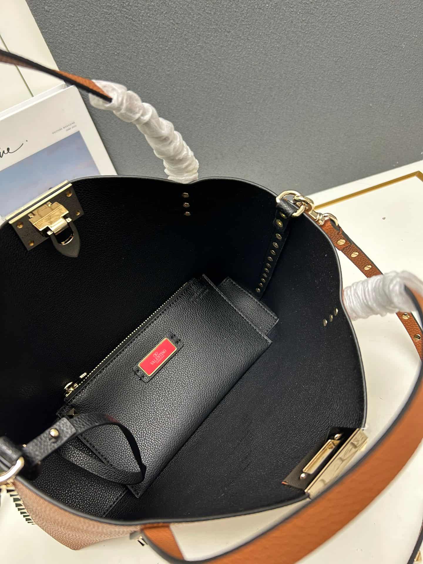Valentino Garavani Rockstud Tote Bag in Caramel Mid