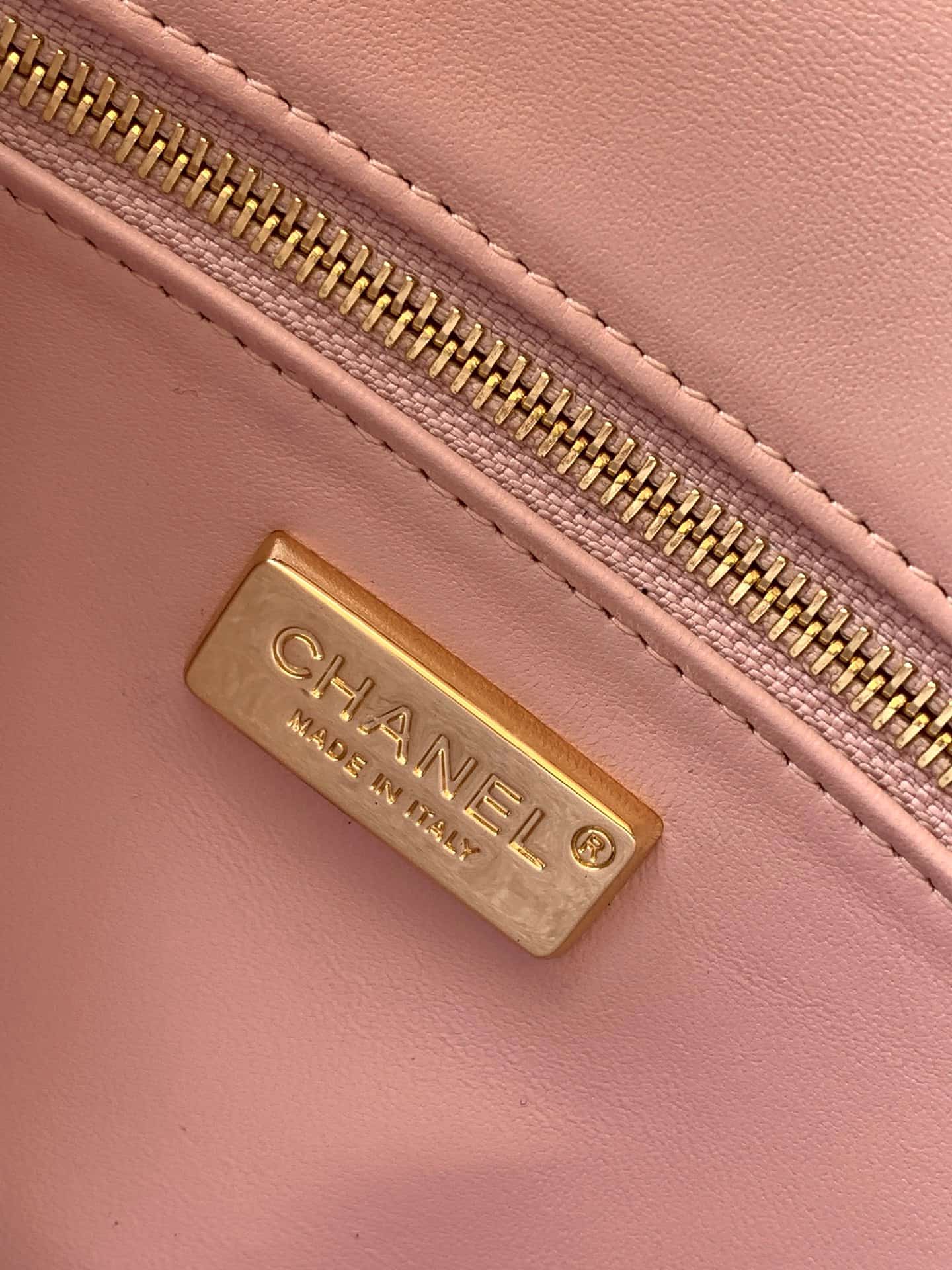 Chanel Classic Mini Flap Bag Strass Imitation Pearls & Gold-Tone Metal  Pink 6171 A