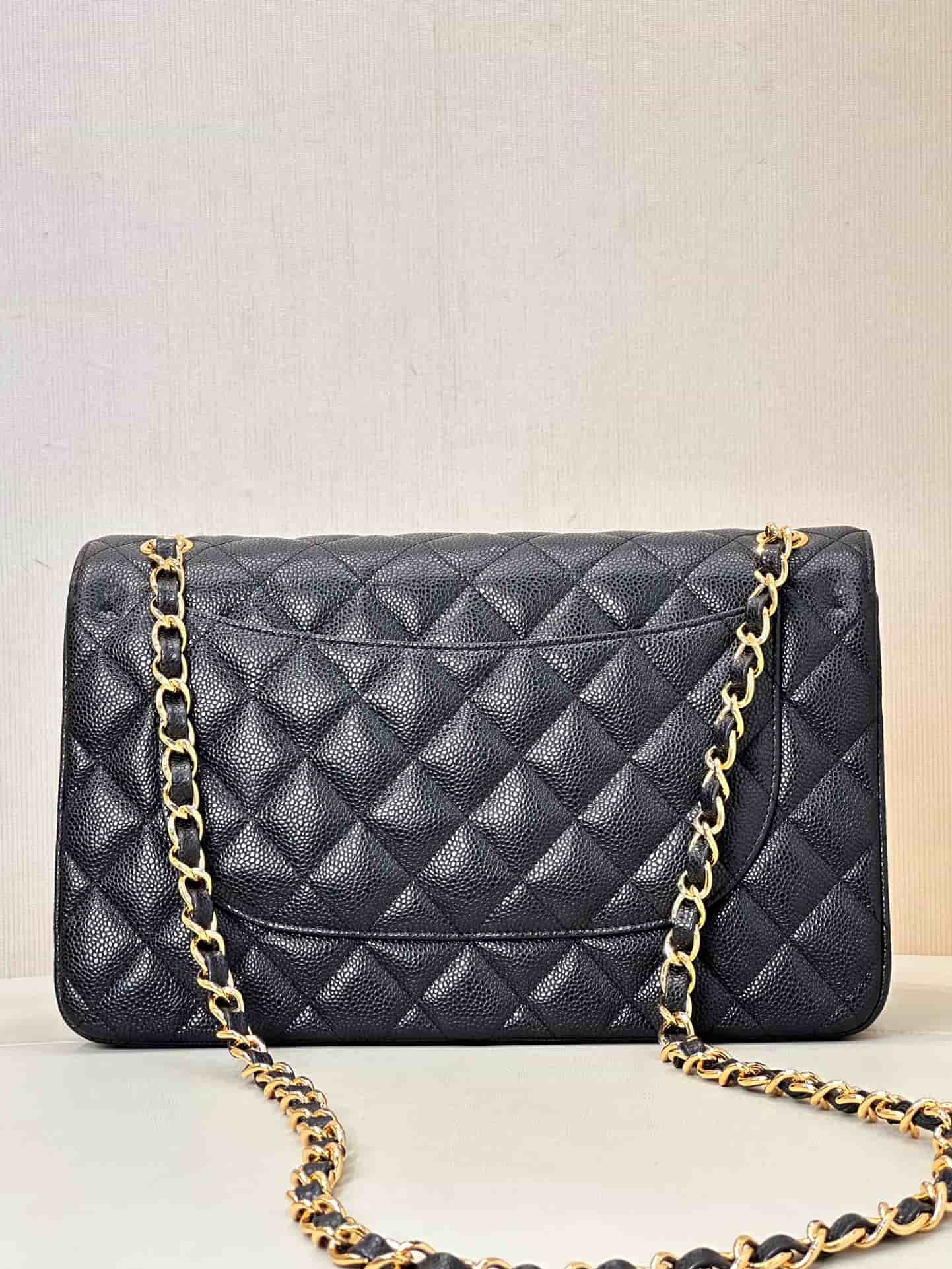 Chanel Large CLASSIC HANDBAG Grained Calfskin Black Gold Metal TOP
