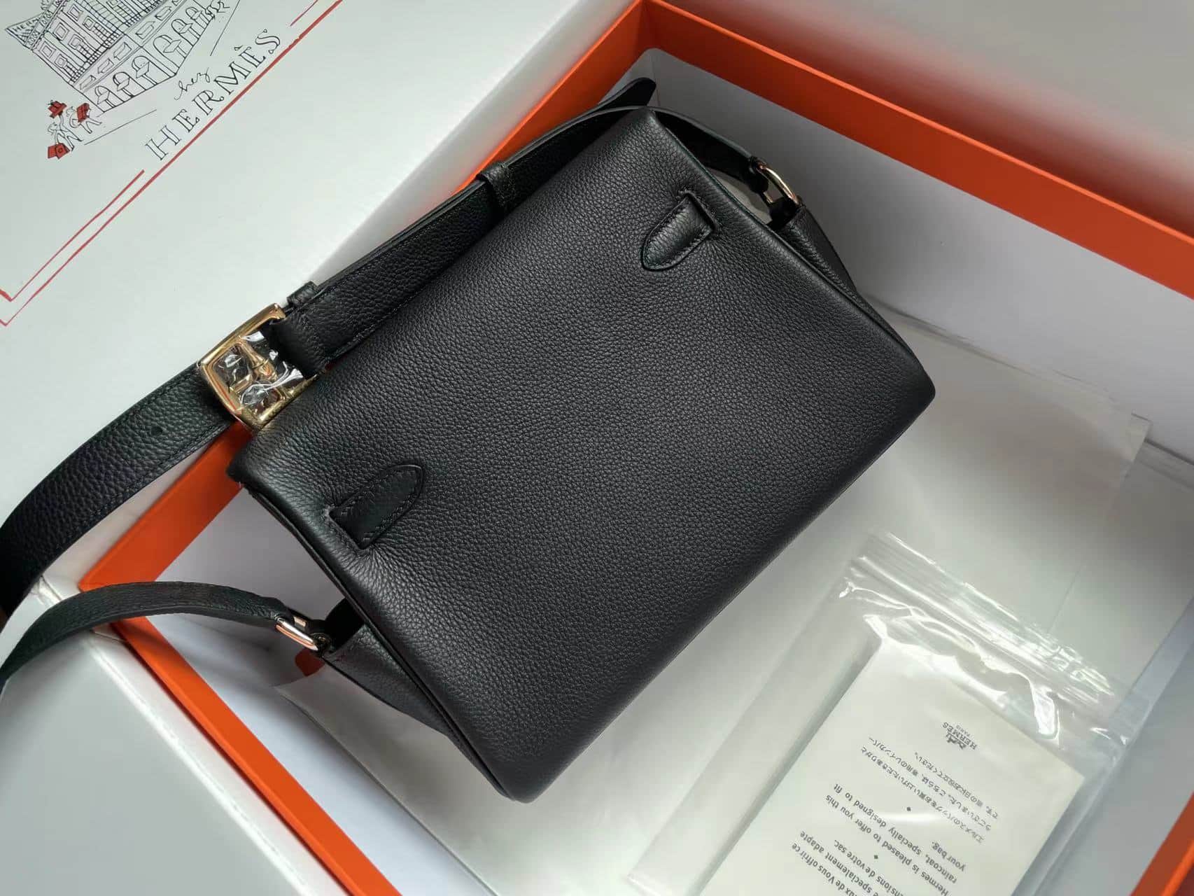Hermes Kelly Messenger 25cm Taurillon Clemence Leather In Black WAX