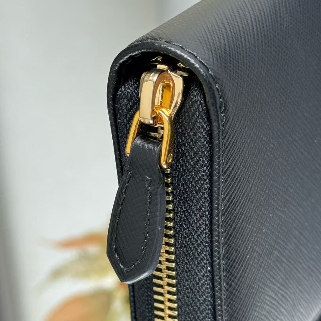 Prada Zipped Wallet In Black Saffiano Leather High
